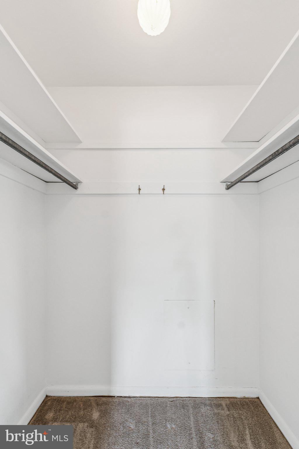 COLUMBIA TOWERS - Residential