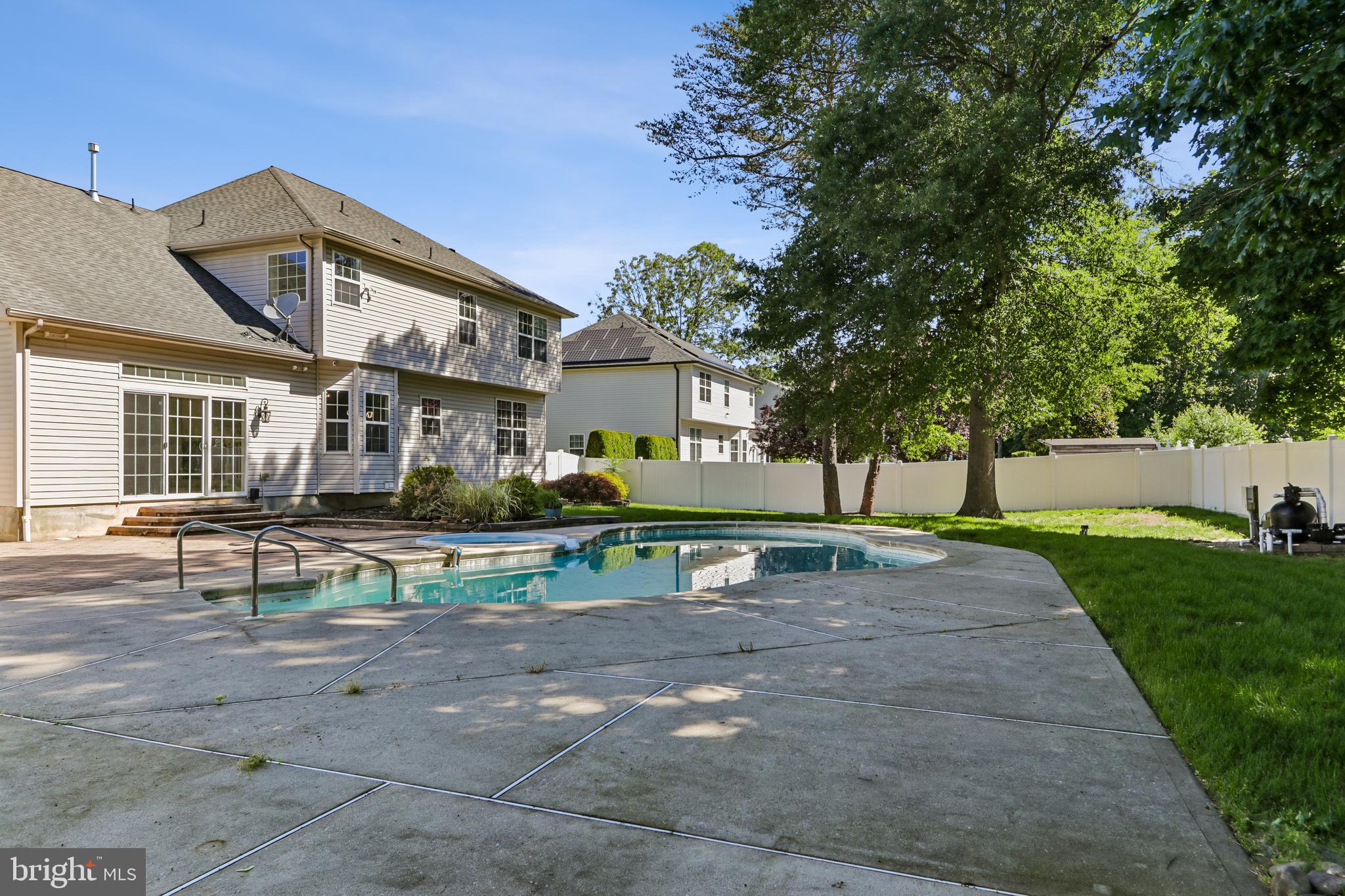 7 LONGFELLOW LANE