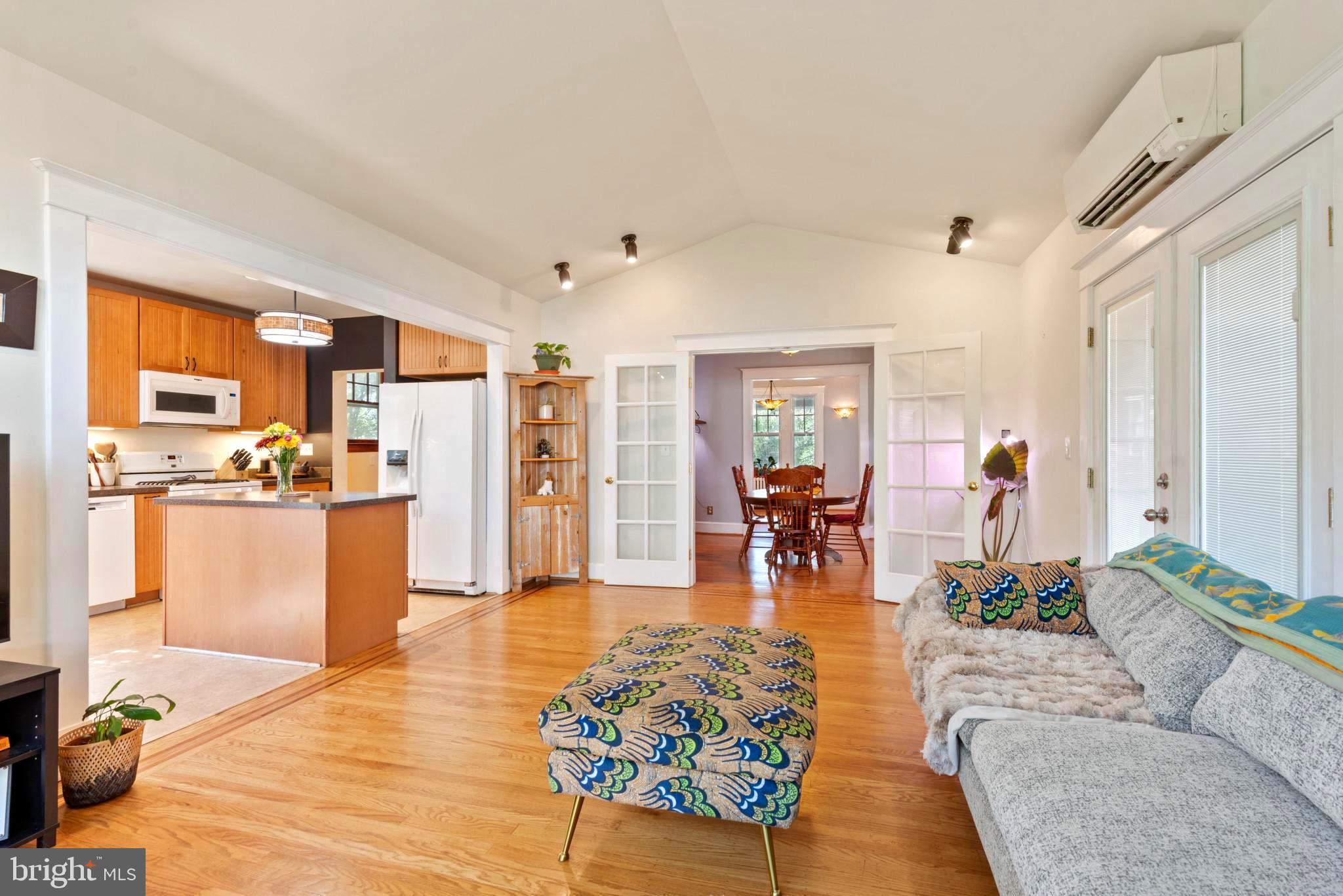 MOUNT WASHINGTON - Residential