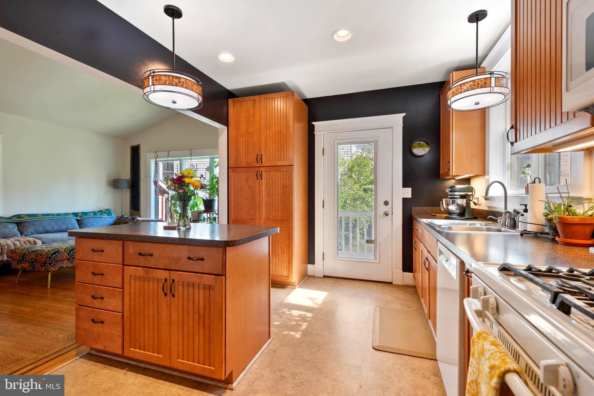 MOUNT WASHINGTON - Residential