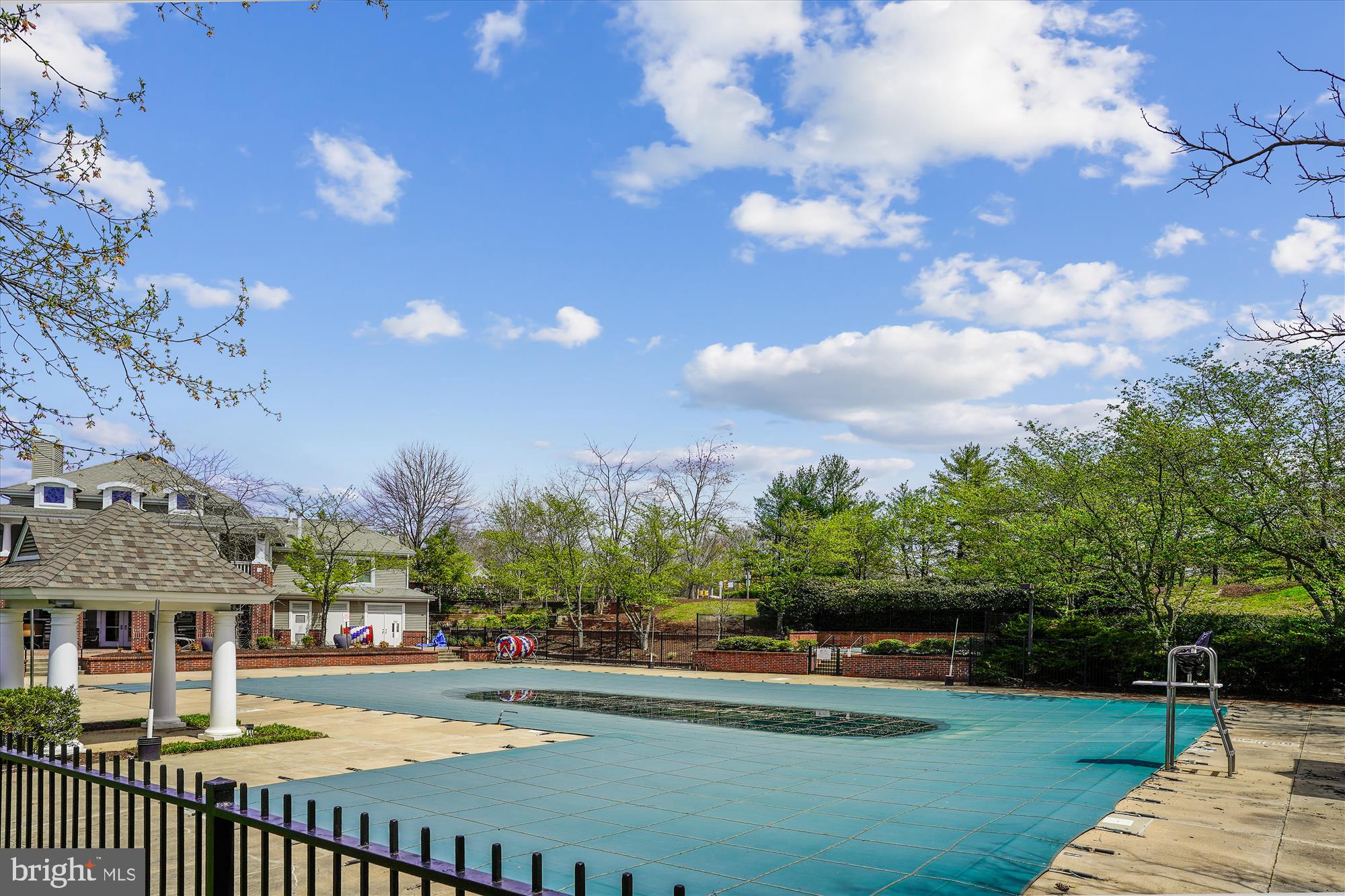 HAMPTON OAKS - Residential