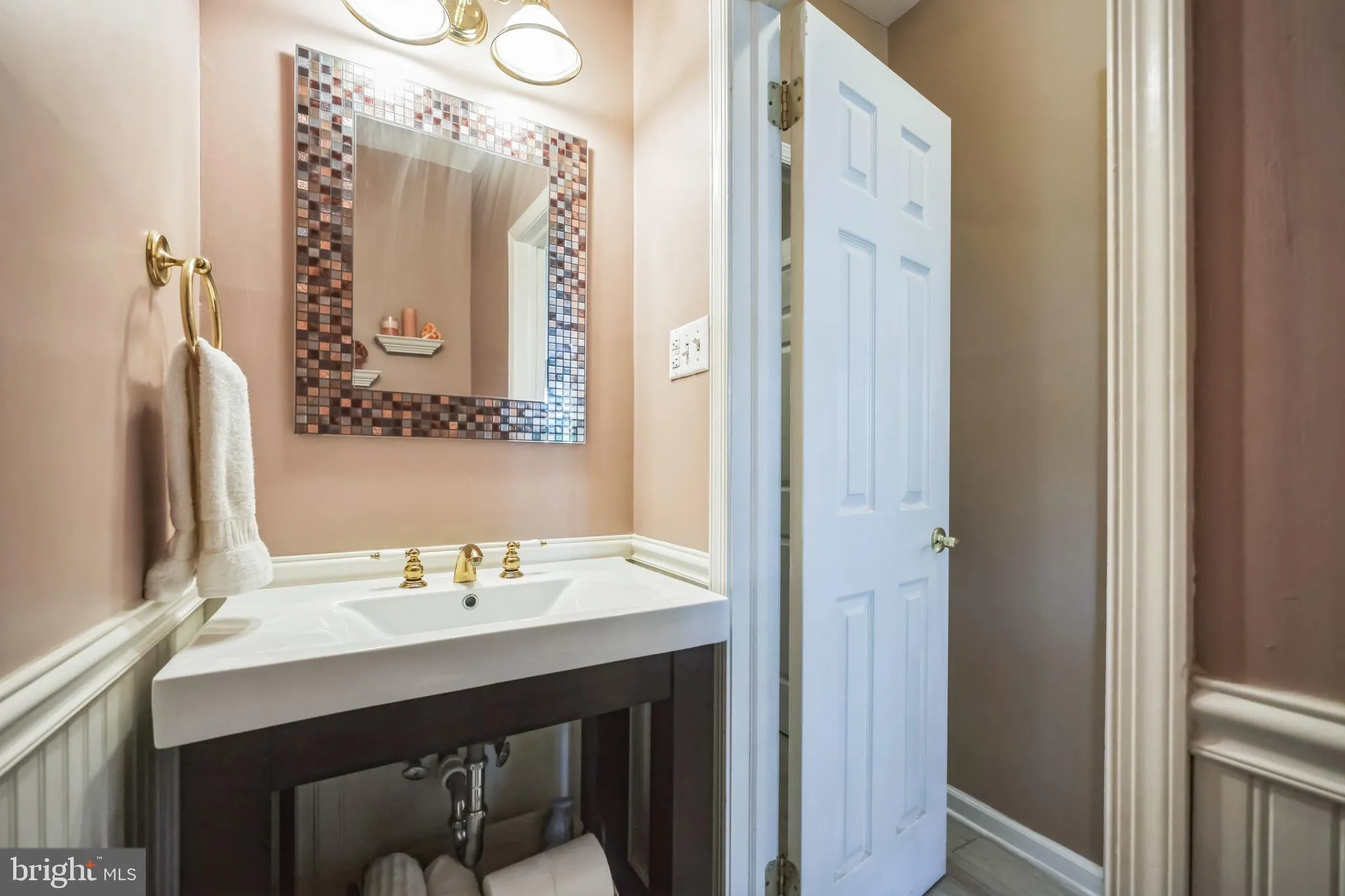 Cherry Hill, New Jersey 08003, United States, 4 Bedrooms Bedrooms, ,3 BathroomsBathrooms,Residential,Active,191118