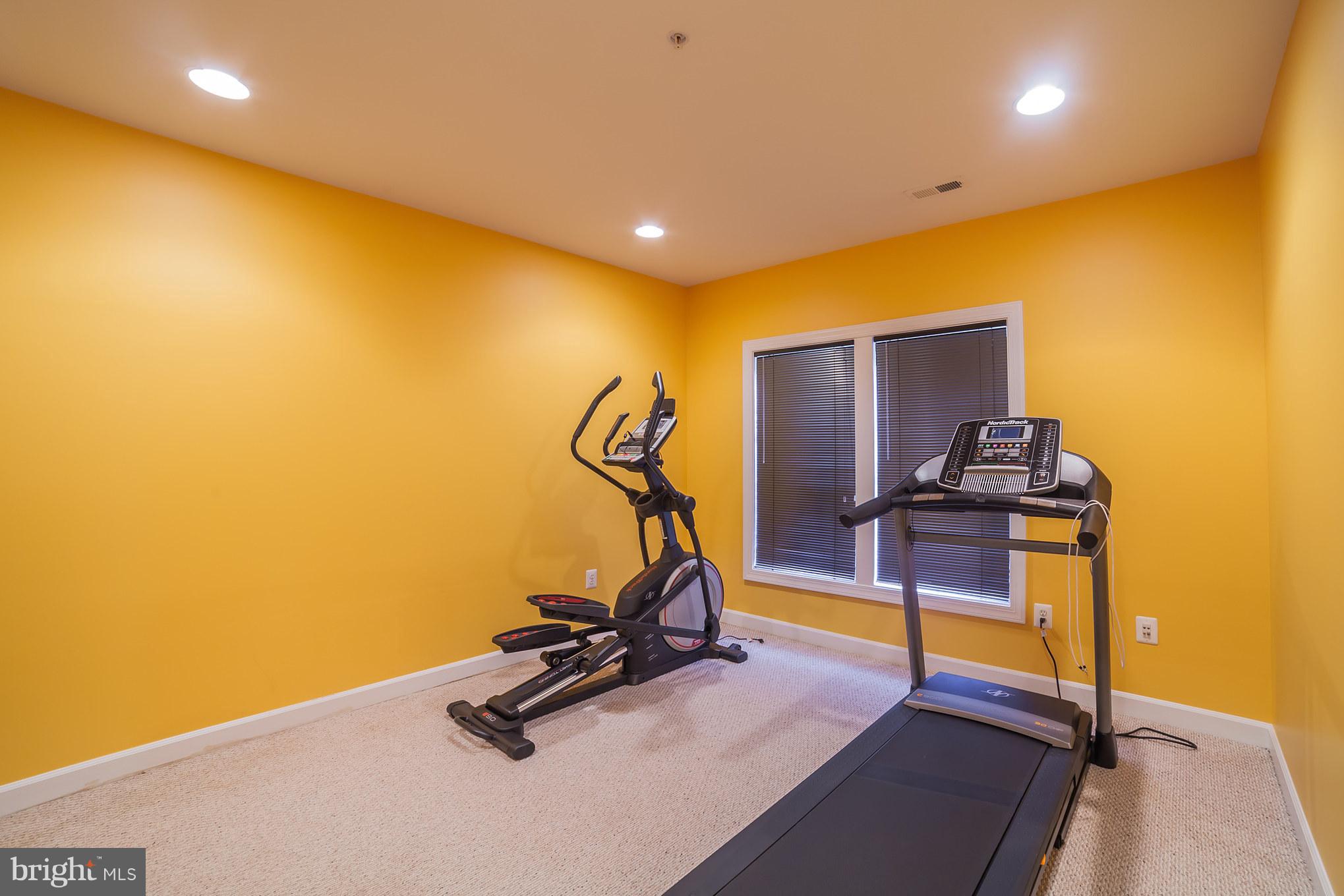 CROSS CREEK CLUB - Residential