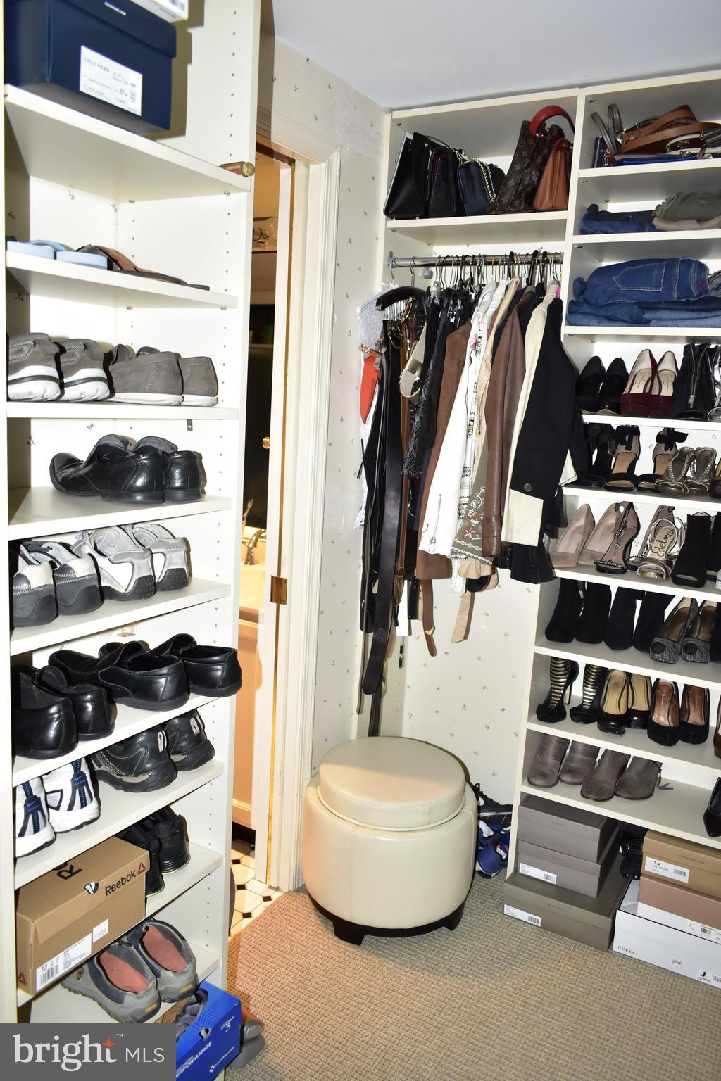 POTOMAC COMMONS - Residential Lease