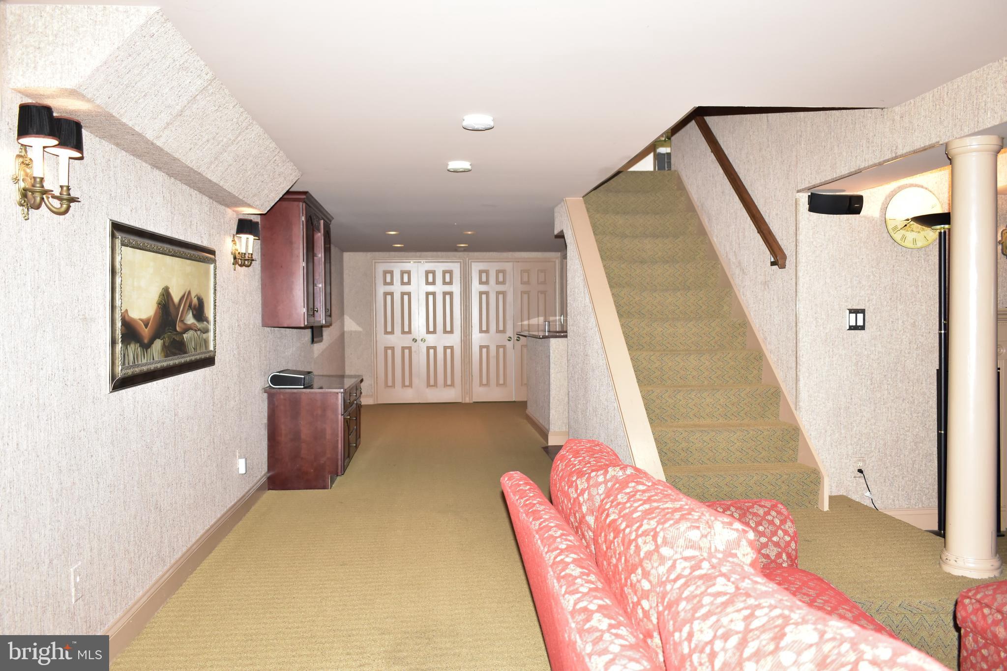 POTOMAC COMMONS - Residential Lease