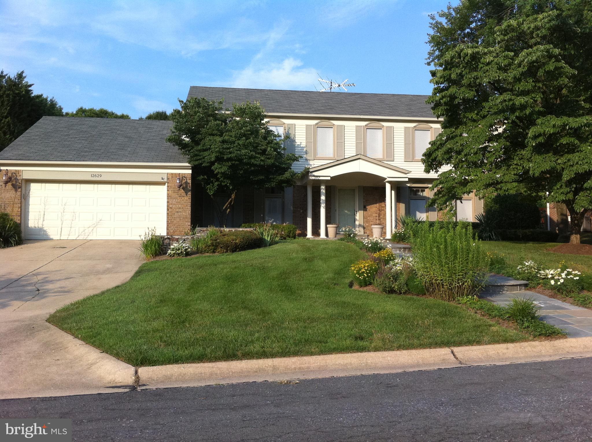 POTOMAC COMMONS - Residential Lease