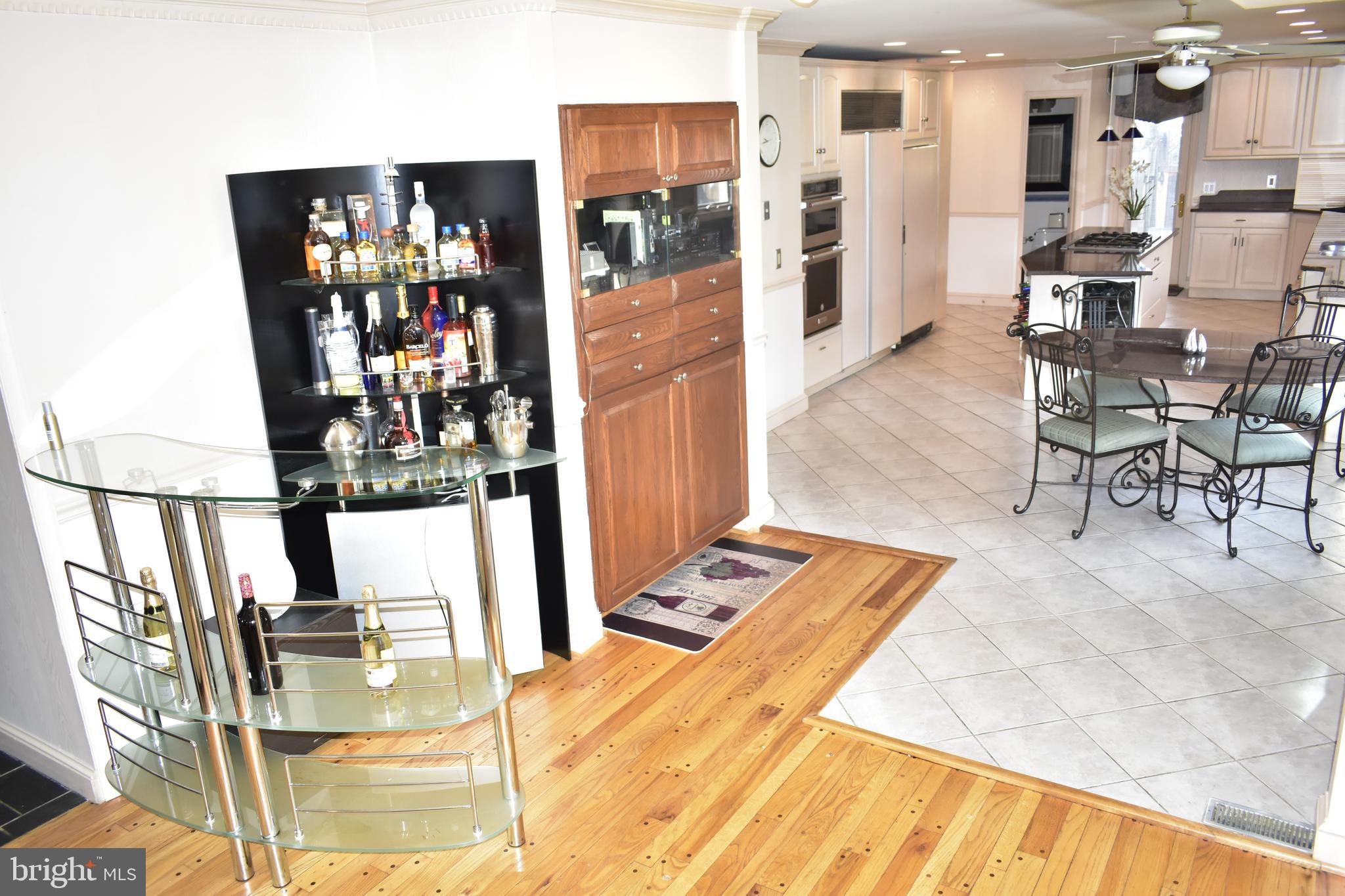 POTOMAC COMMONS - Residential Lease