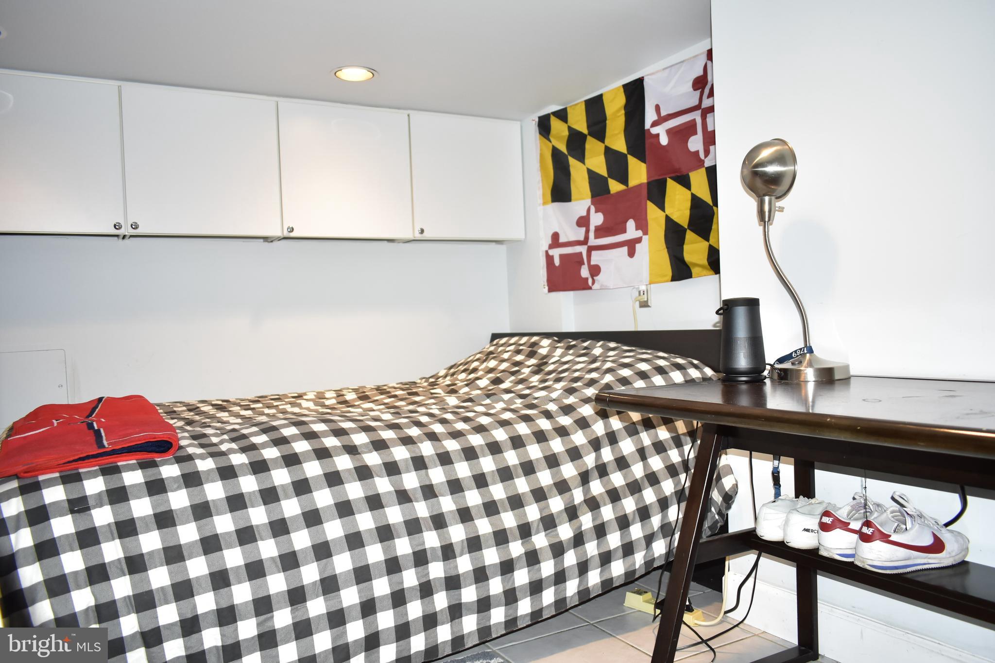 POTOMAC COMMONS - Residential Lease