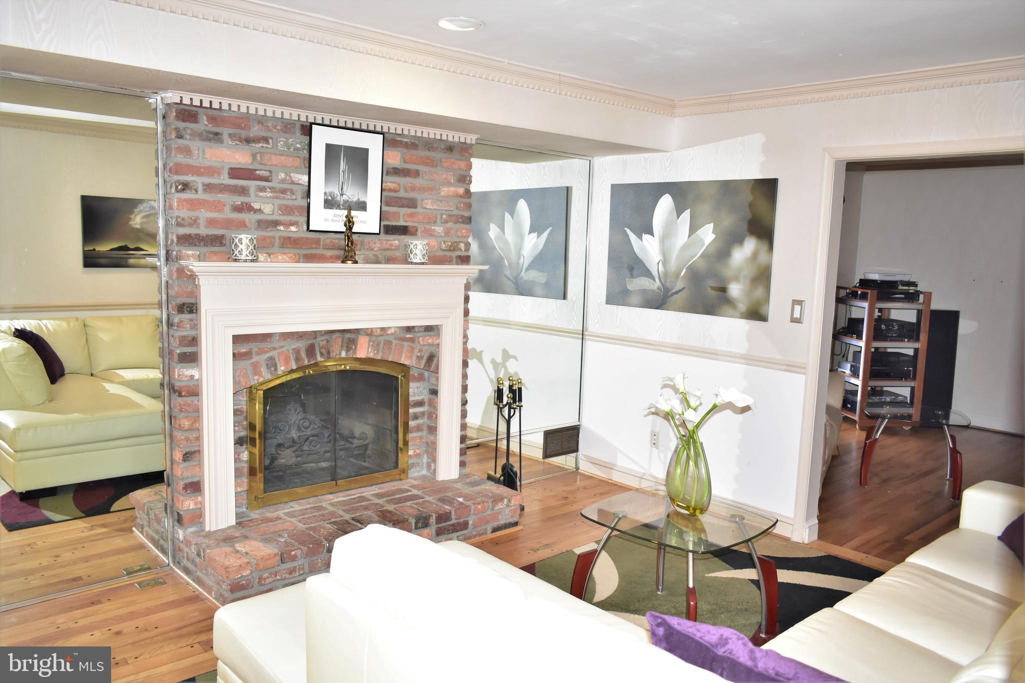 POTOMAC COMMONS - Residential Lease