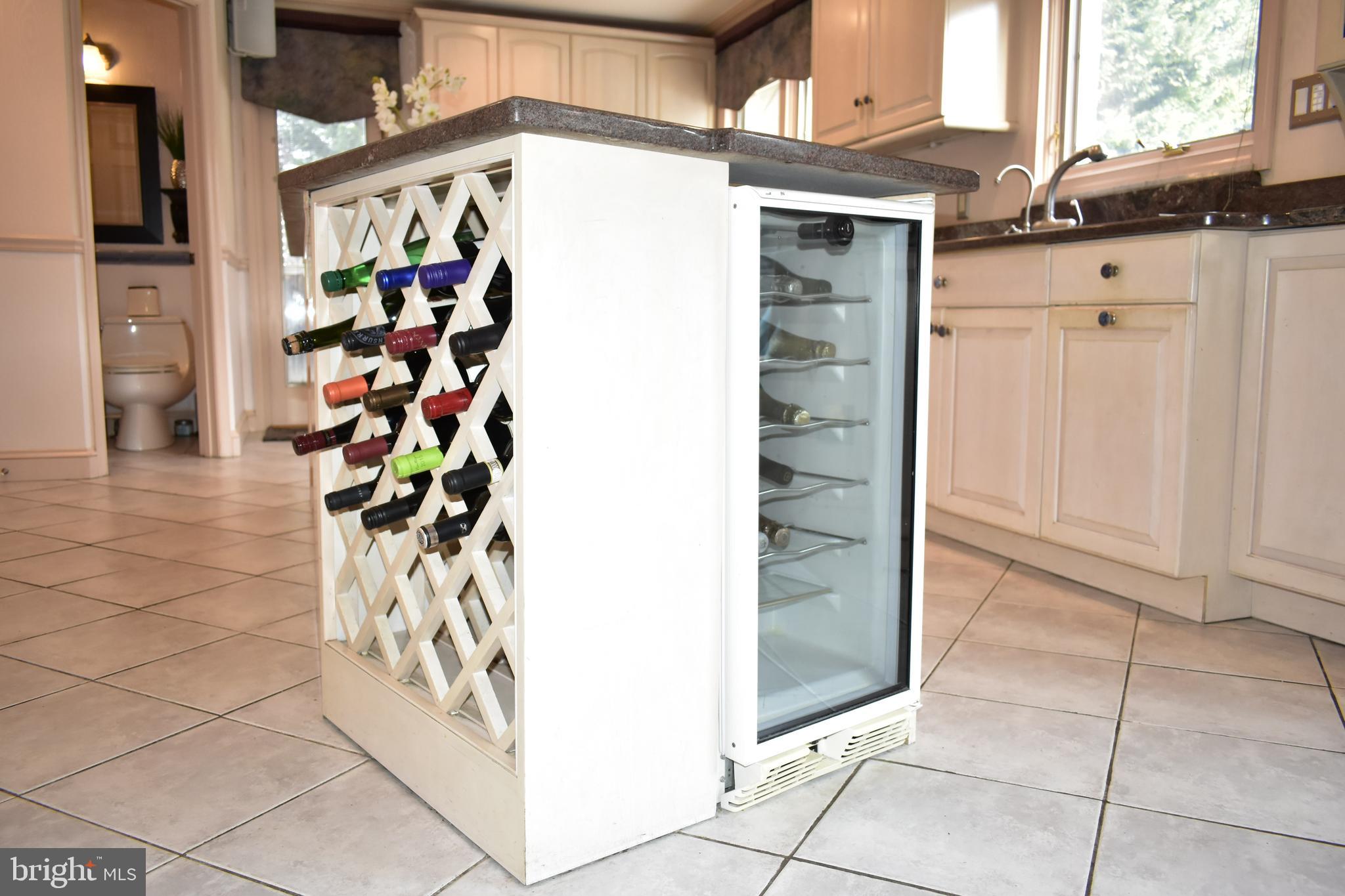 POTOMAC COMMONS - Residential Lease