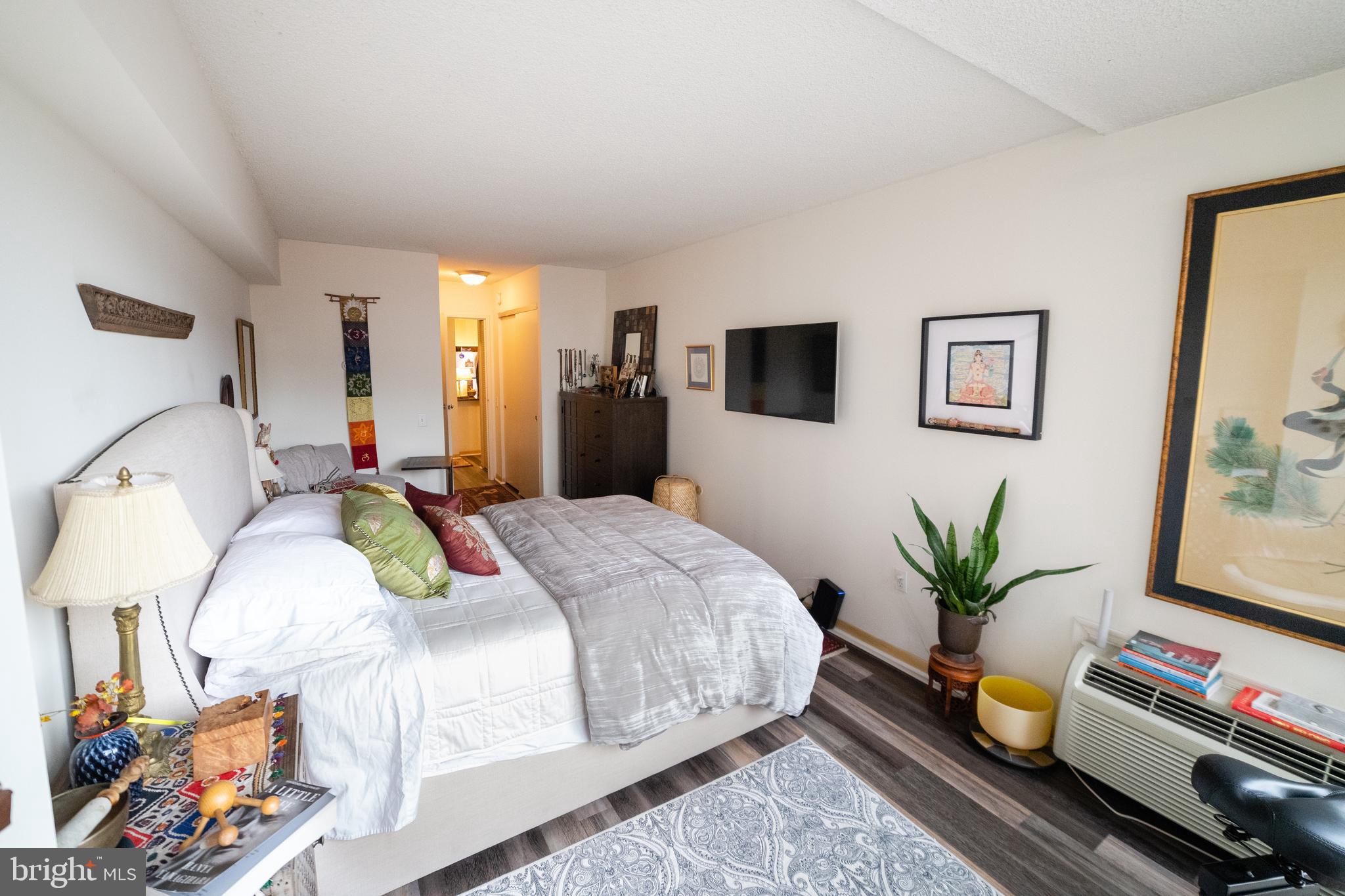 WASHINGTON SQ - Residential Lease