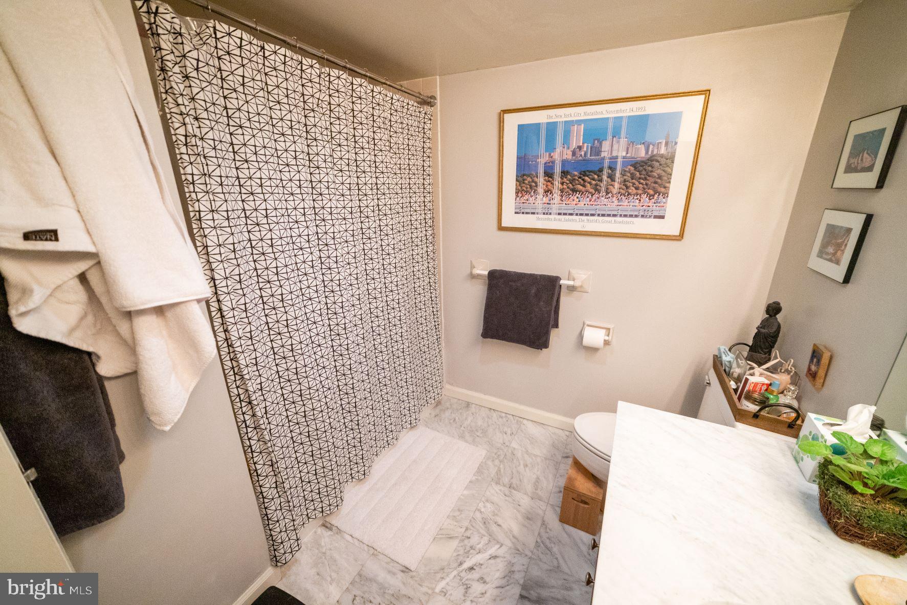 WASHINGTON SQ - Residential Lease