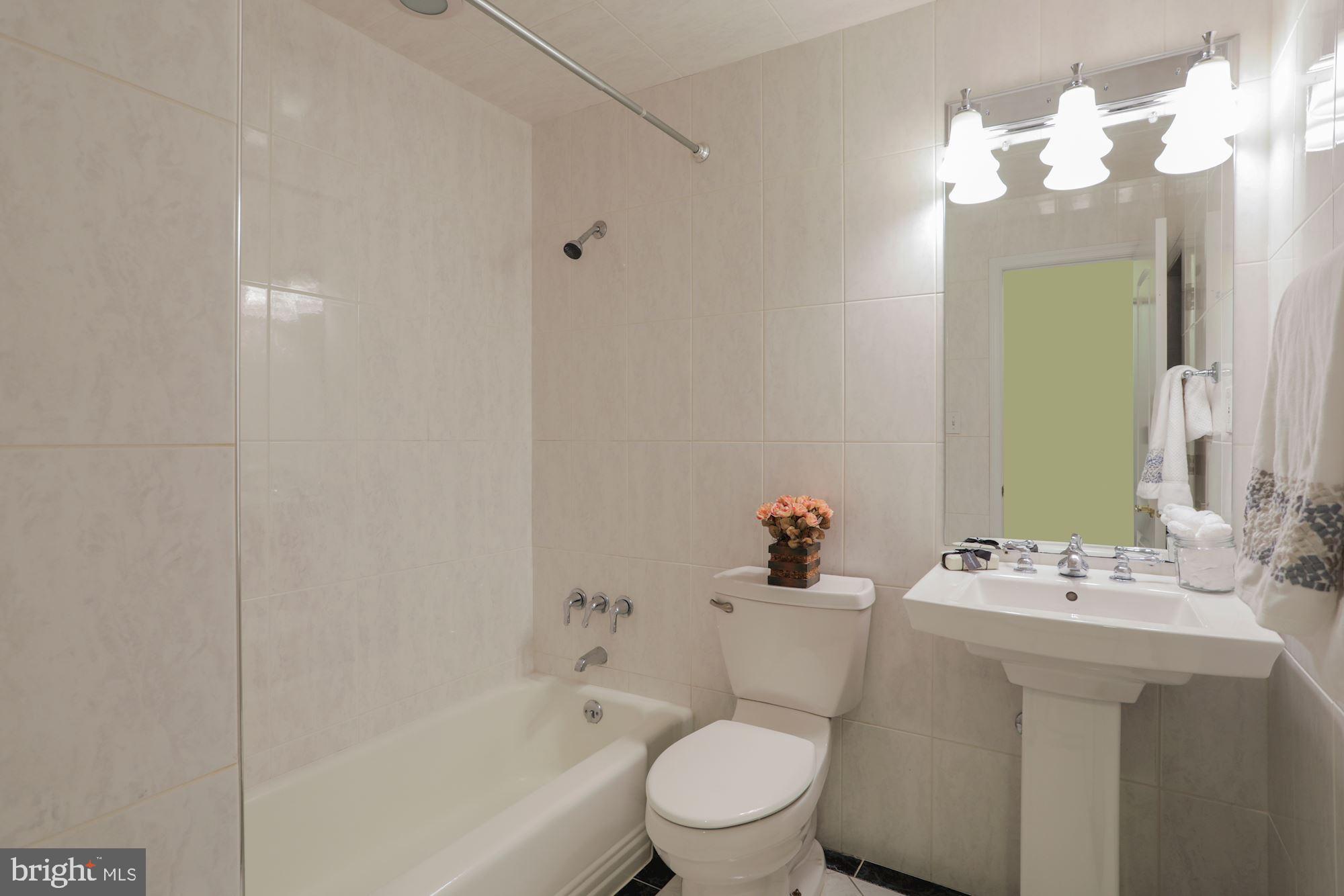 DUNN LORING WOODS - Residential