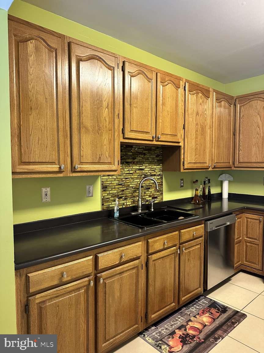 NORTHRIDGE - Residential