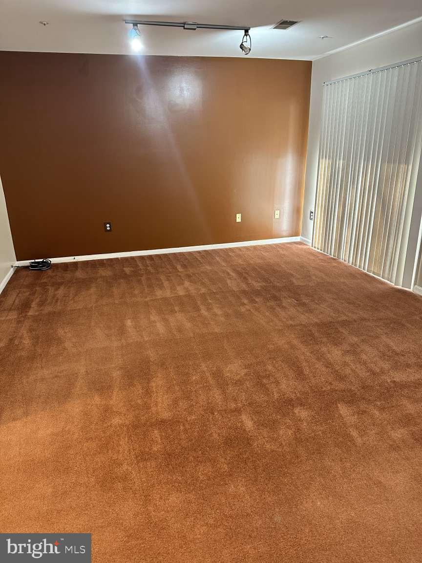 NORTHRIDGE - Residential