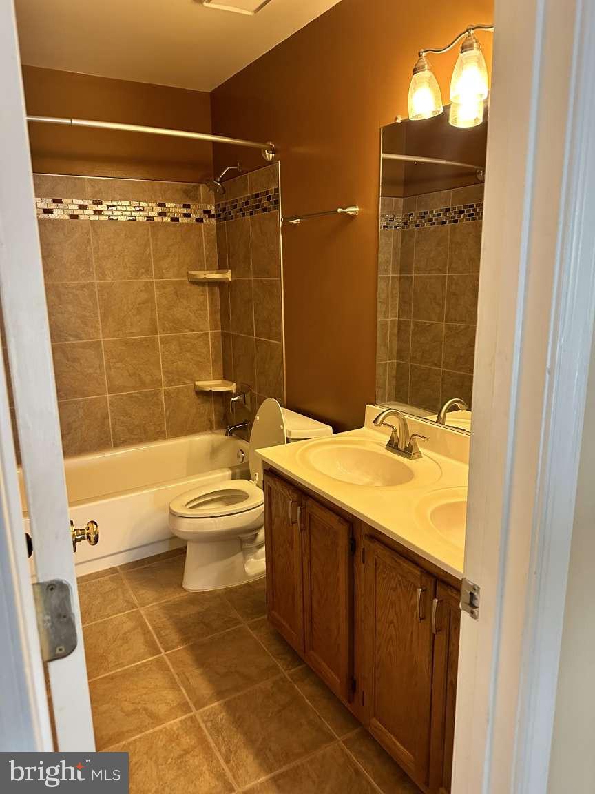 NORTHRIDGE - Residential