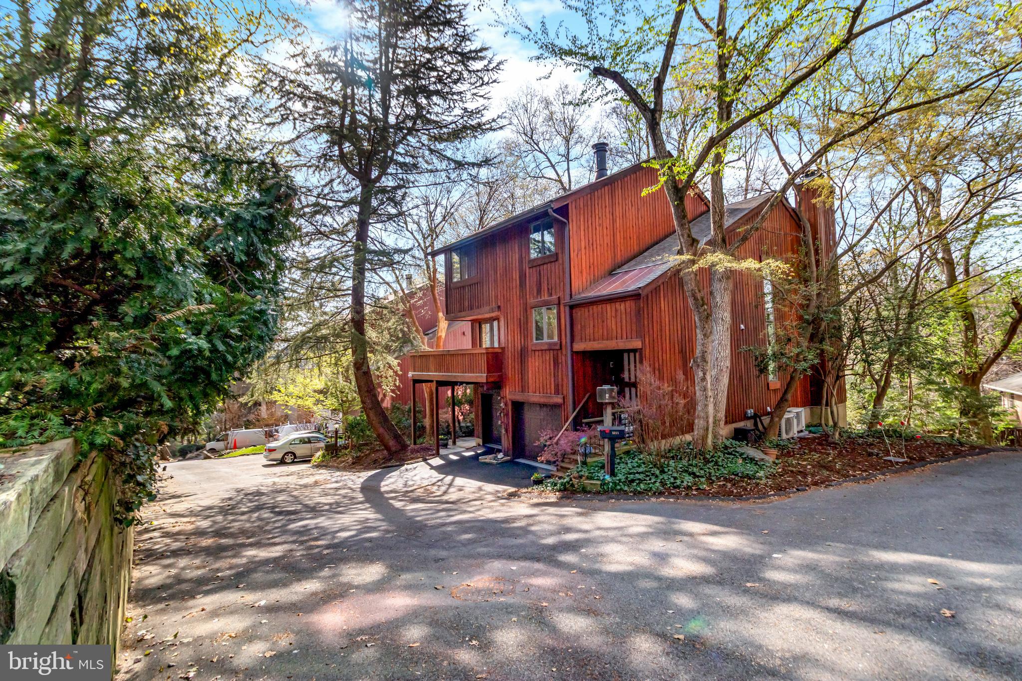 5211 MACARTHUR TERRACE NW