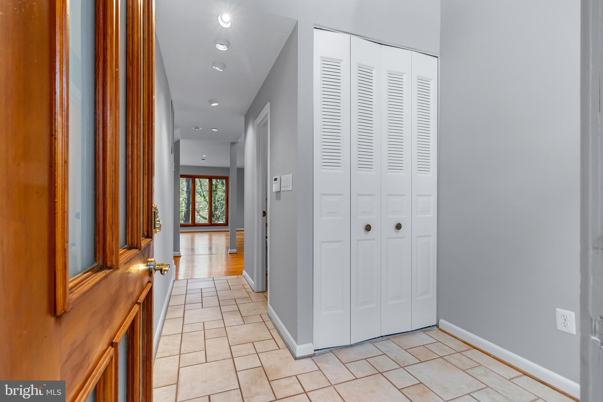 5211 MACARTHUR TERRACE NW