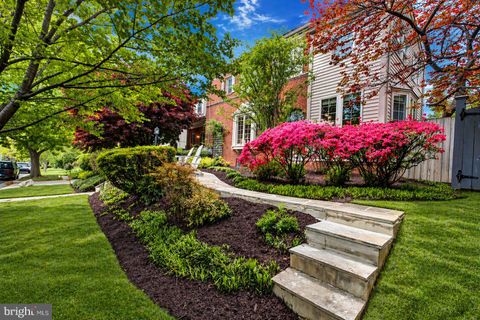 Photo of 4507 Verplanck Place NW, WASHINGTON, DC 20016 (MLS # DCDC2255088)