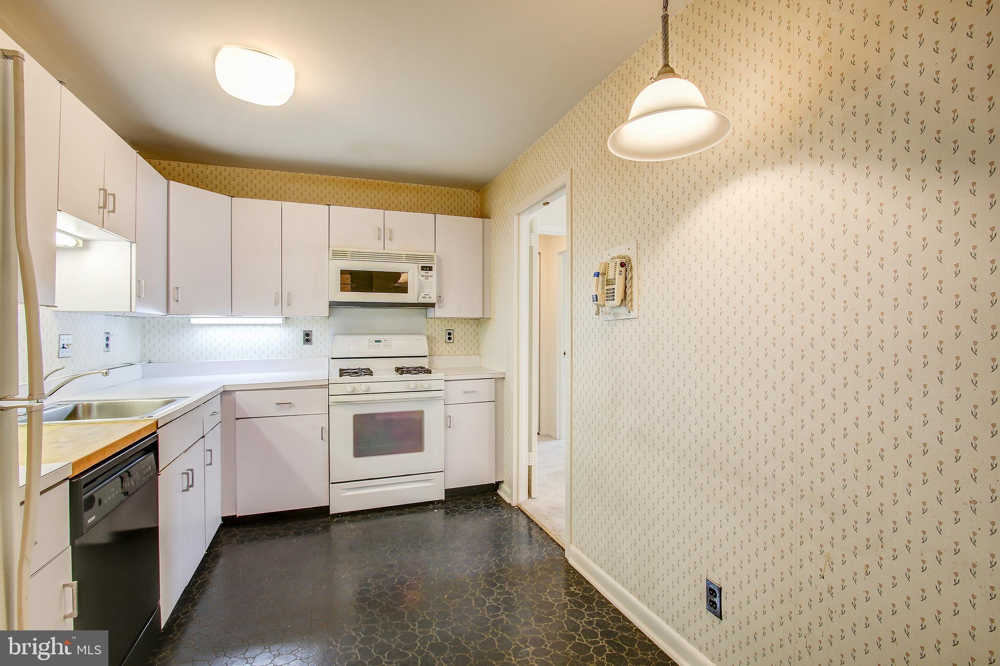 FRIENDSHIP HEIGHTS - Residential Lease