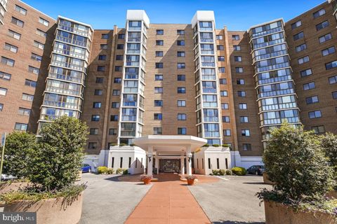 Photo of 15100 Interlachen Drive #4-1021, SILVER SPRING, MD 20906 (MLS # MDMC2198502)