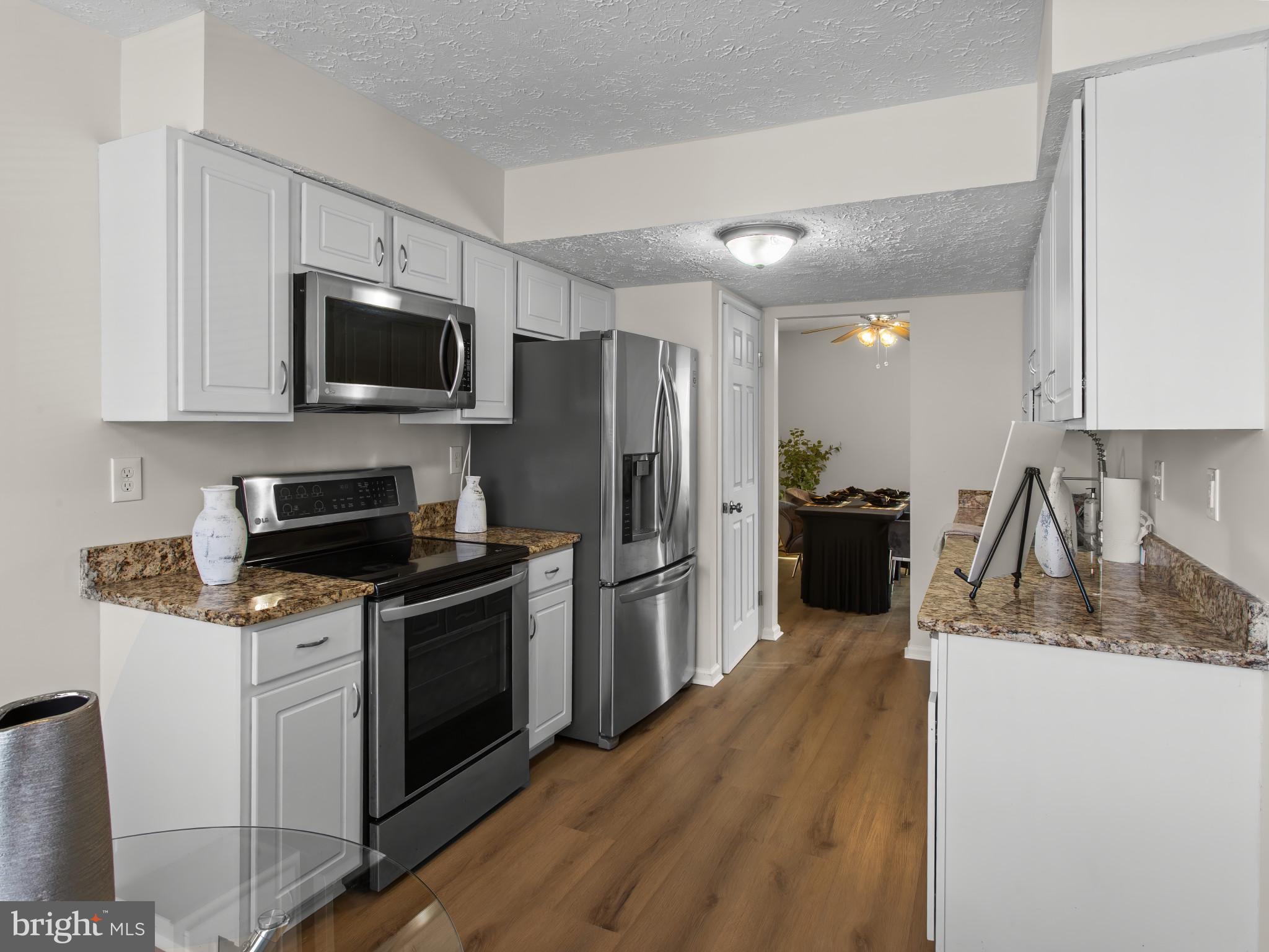 PARK SQUARE - IND HEAD - Residential