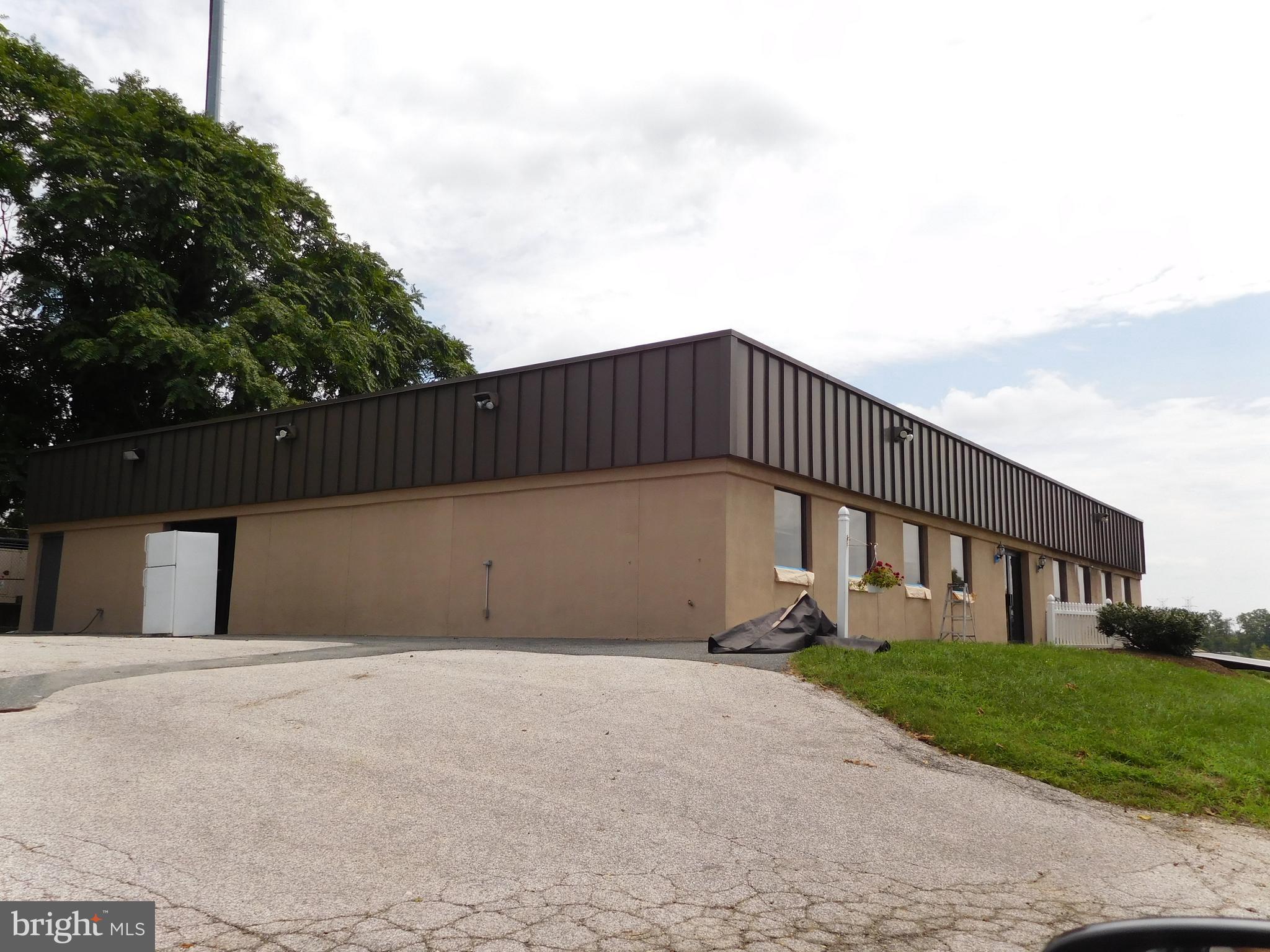 FULLERTON - Commercial Sale