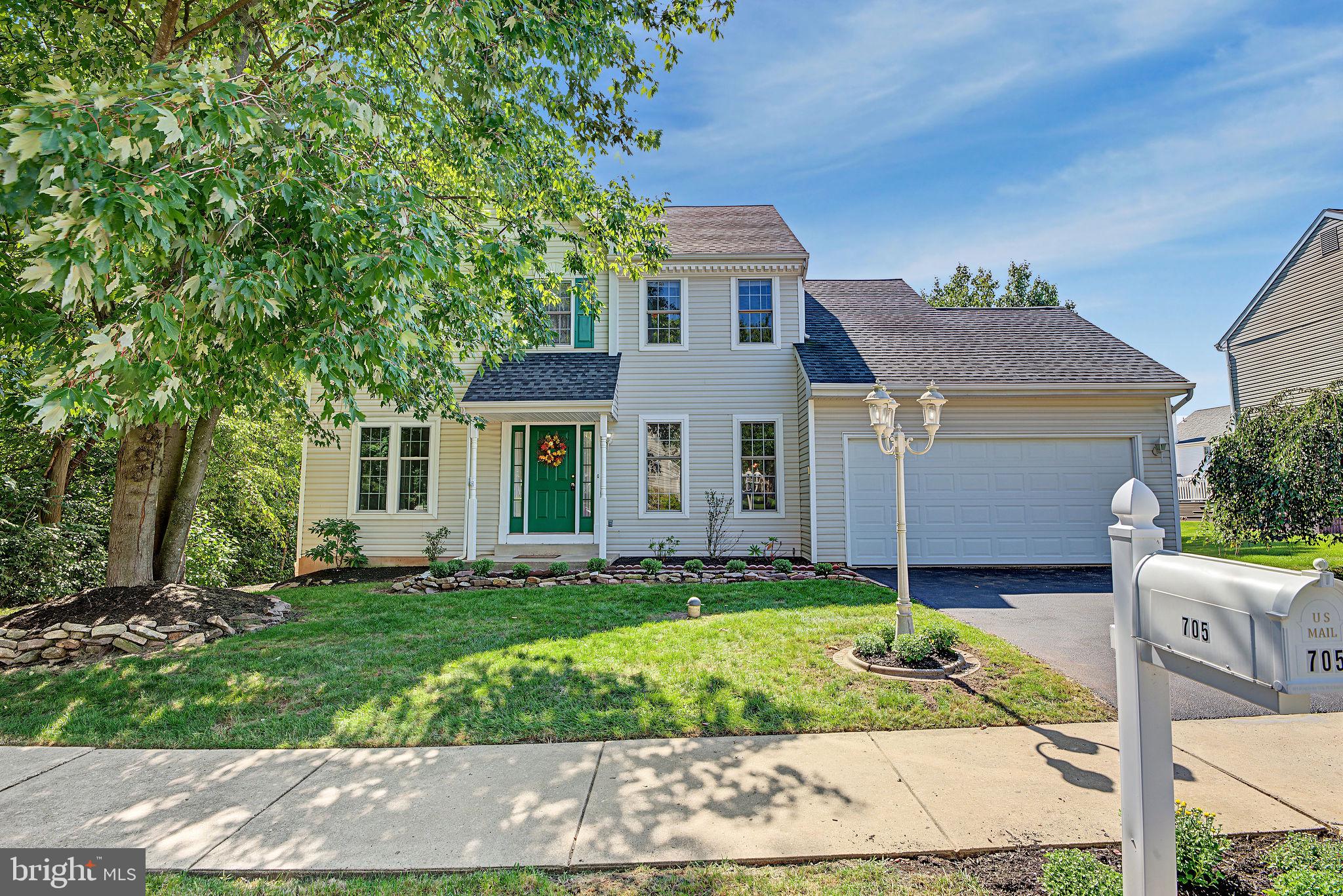 705 BUTTONWOOD DRIVE