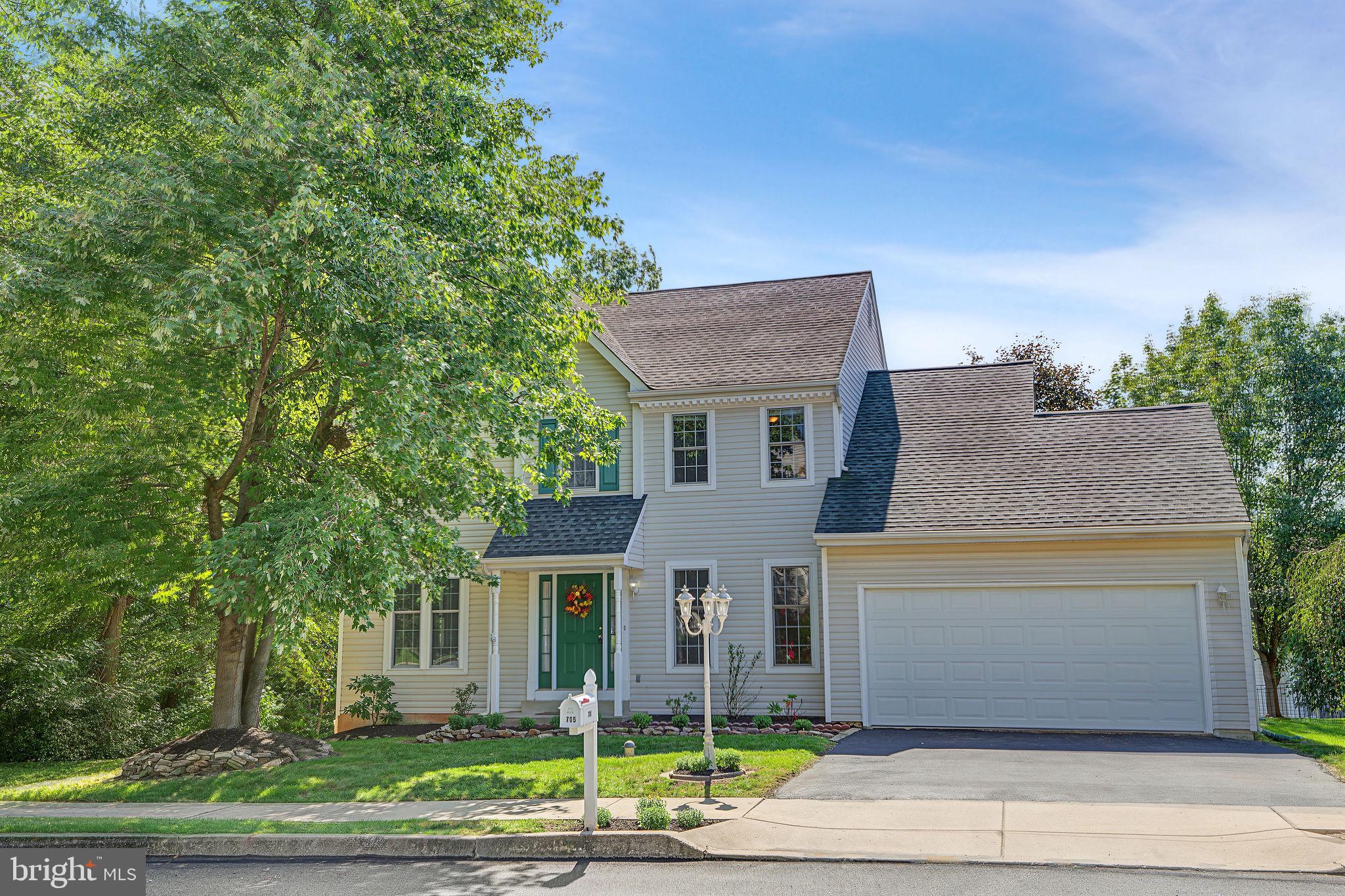 705 BUTTONWOOD DRIVE