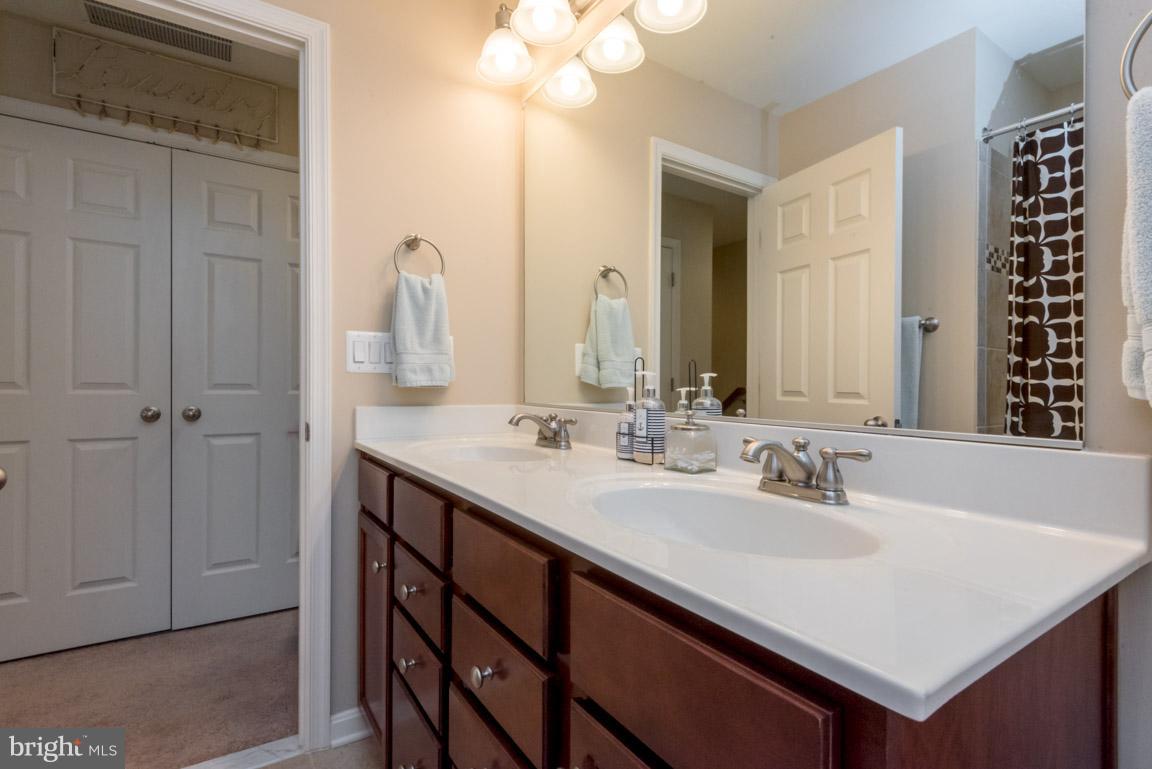 BUCKINGHAM - Residential Lease