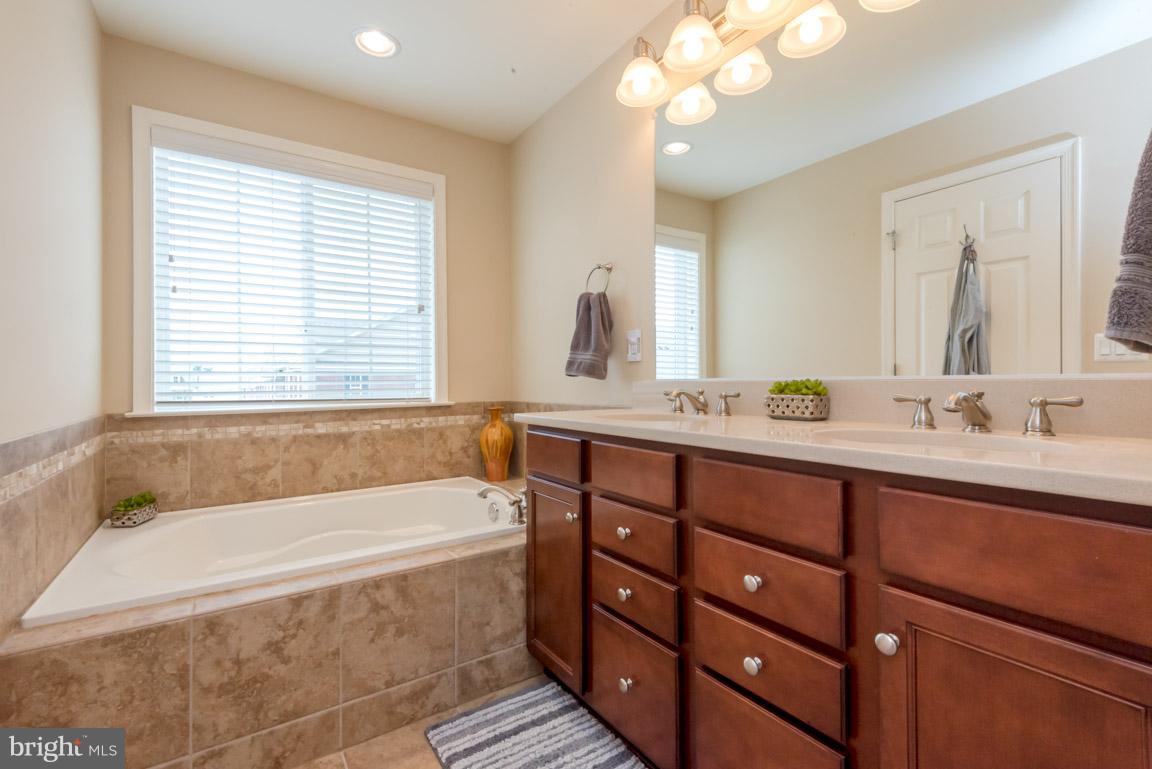 BUCKINGHAM - Residential Lease