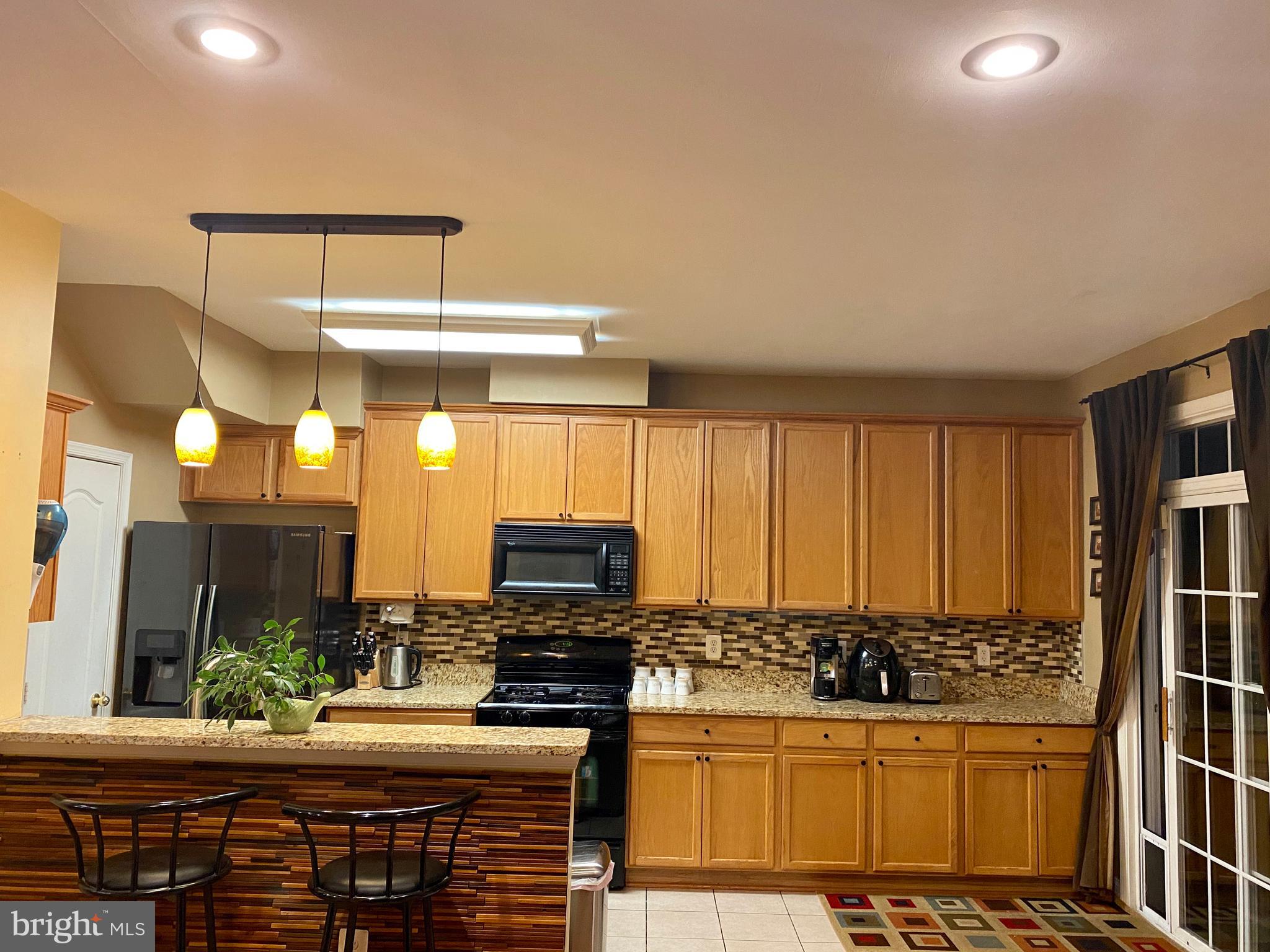 RIVER OAKS - Residential