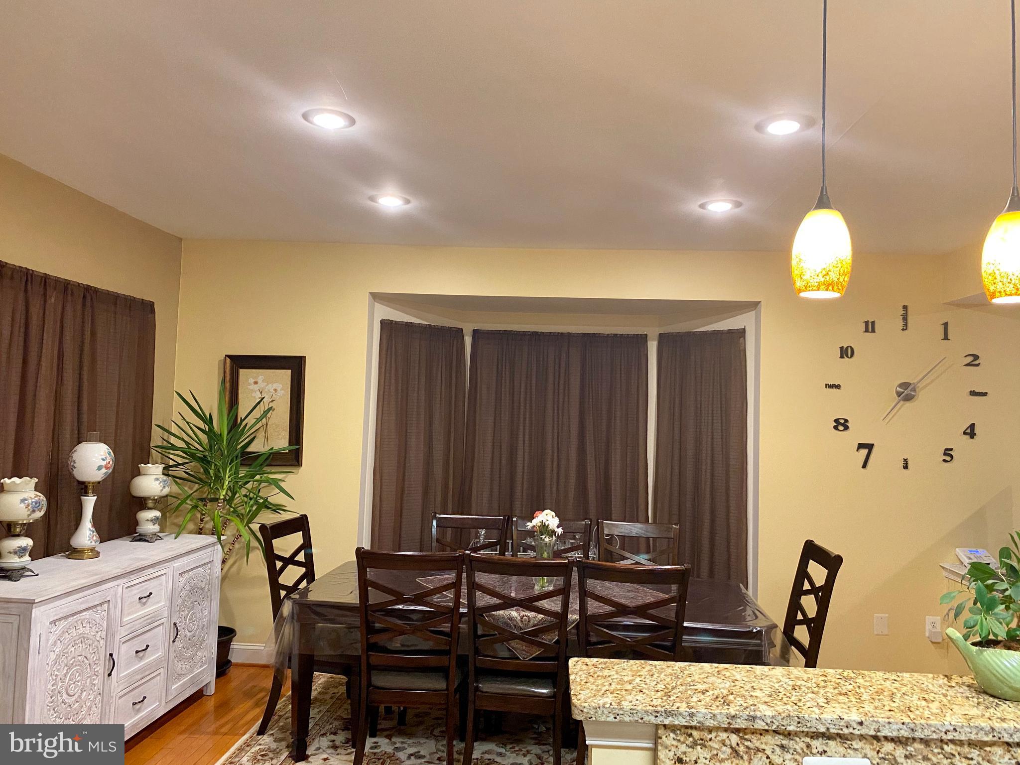 RIVER OAKS - Residential