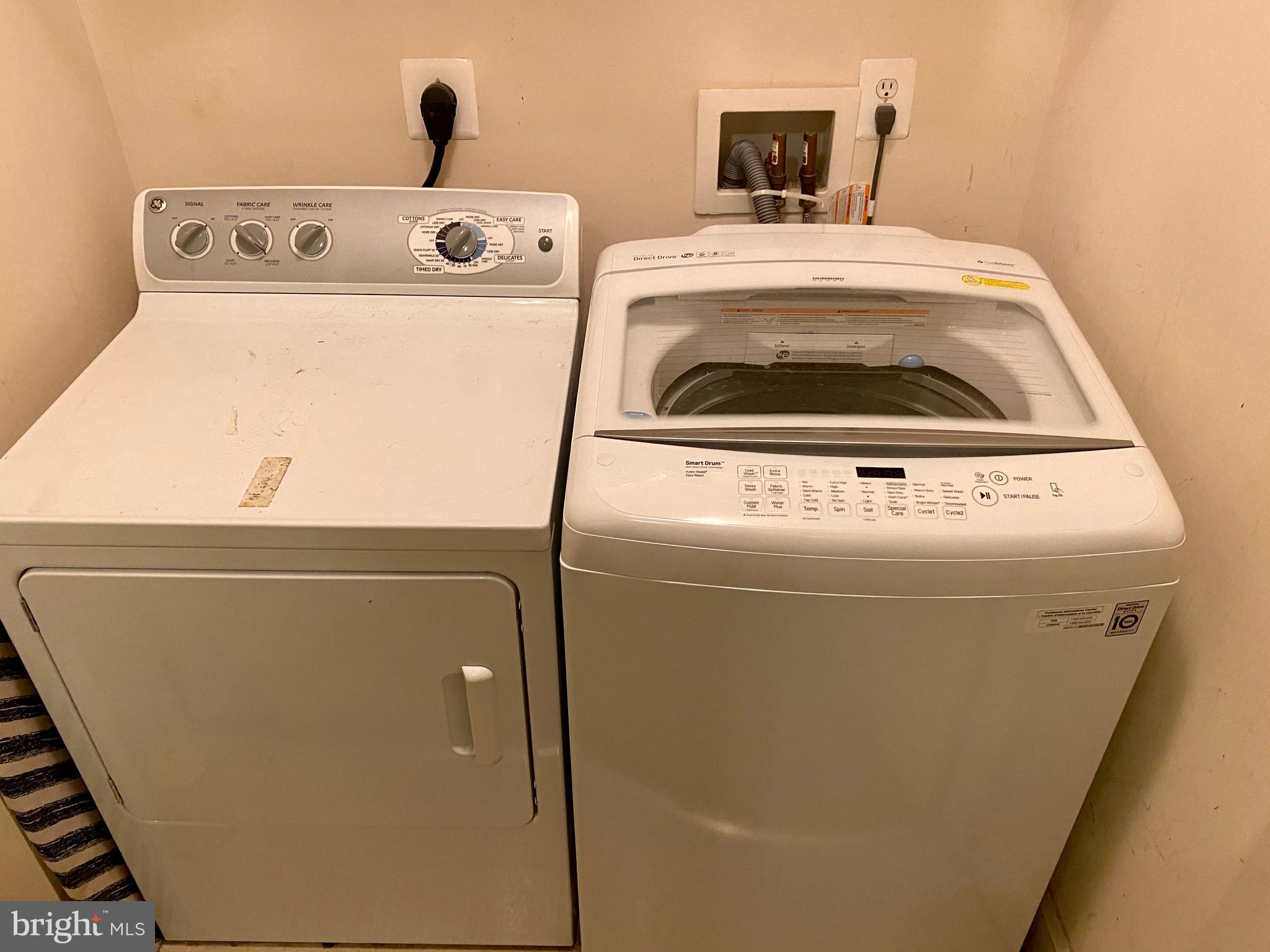 RIVER OAKS - Residential