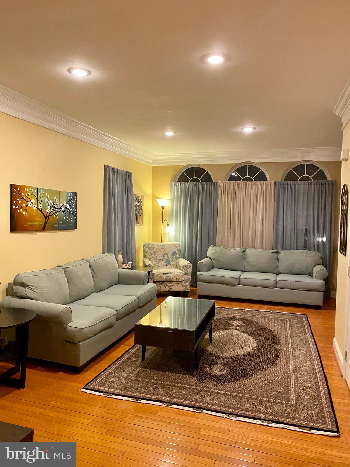 RIVER OAKS - Residential