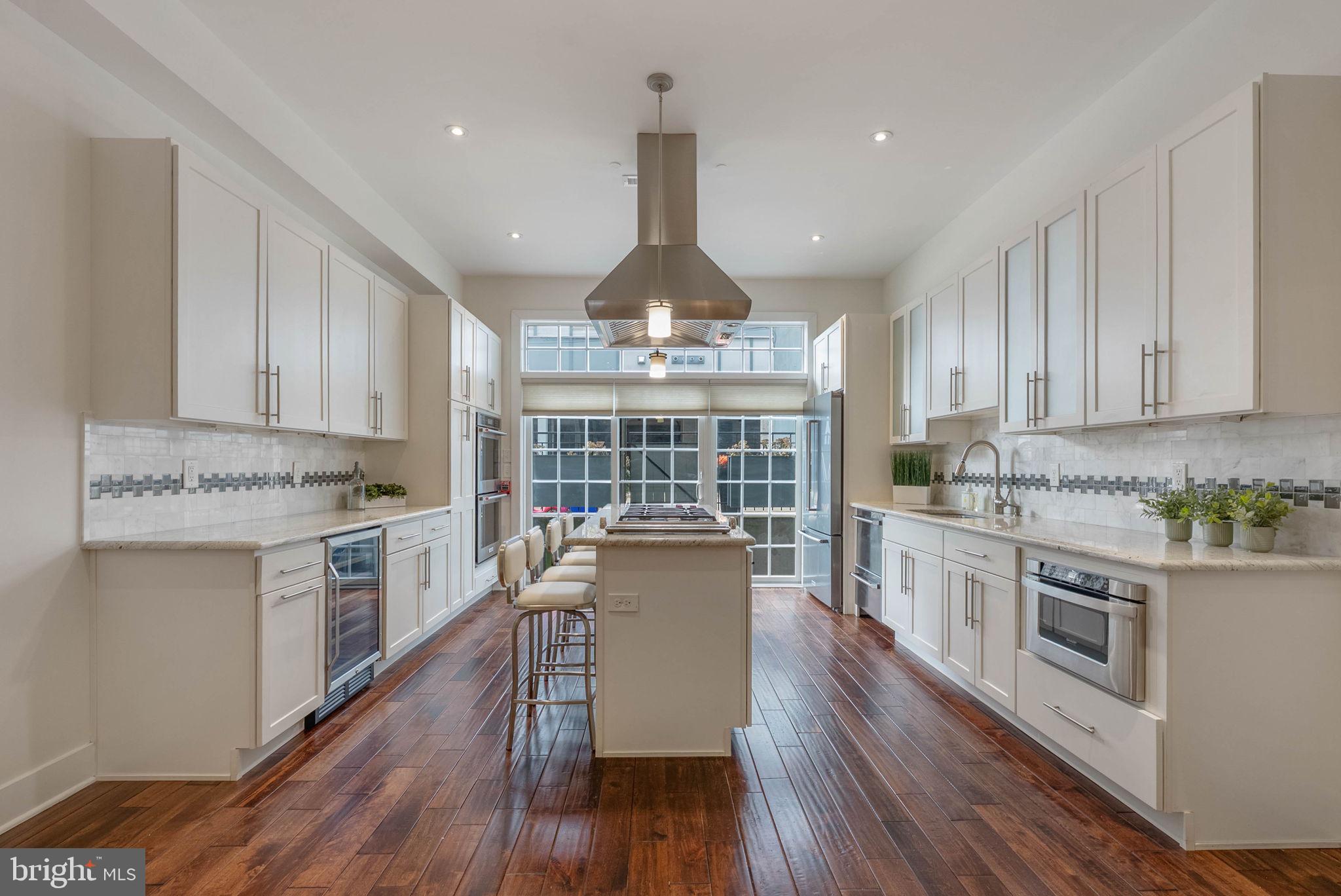 SOCIETY HILL - Residential