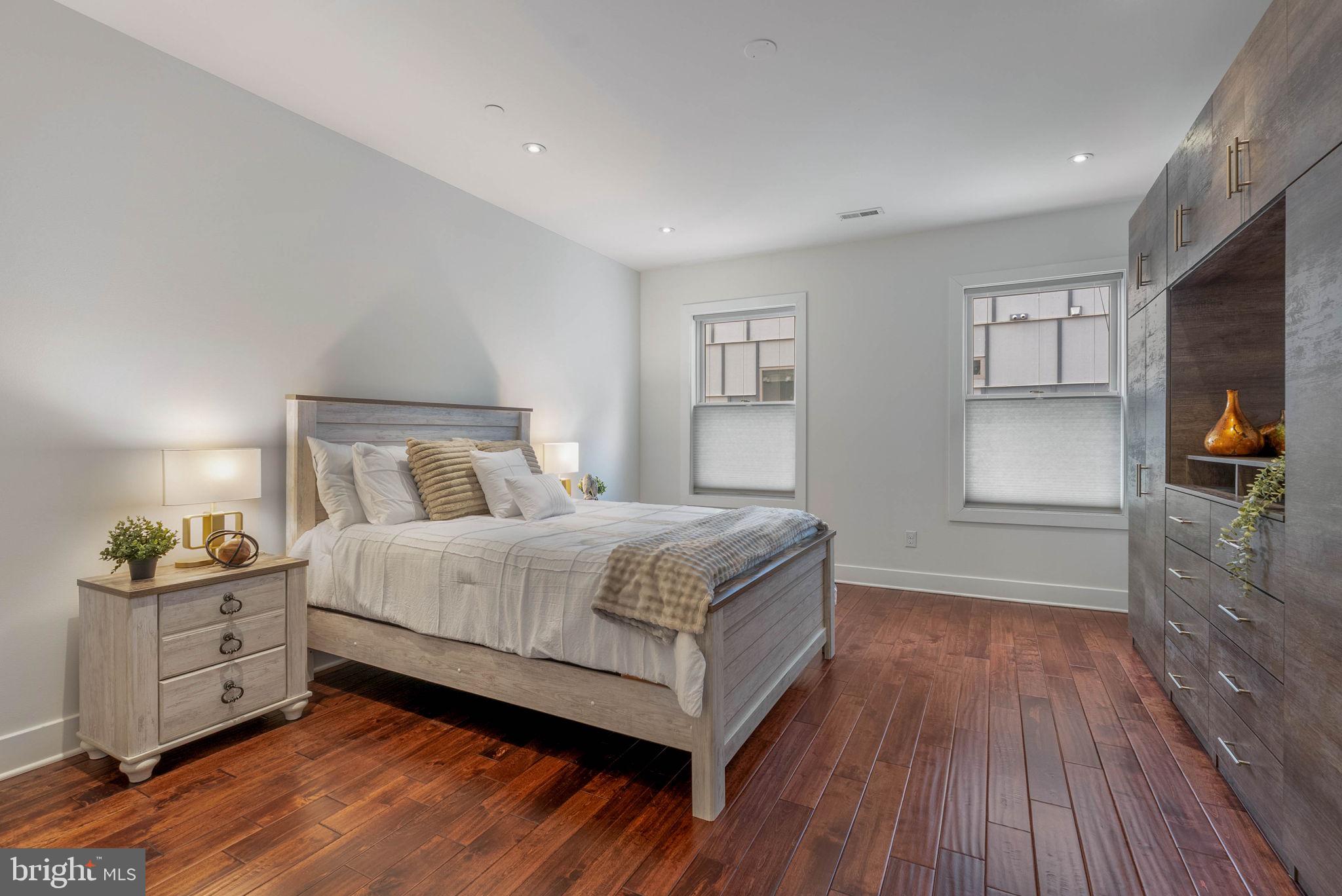 SOCIETY HILL - Residential