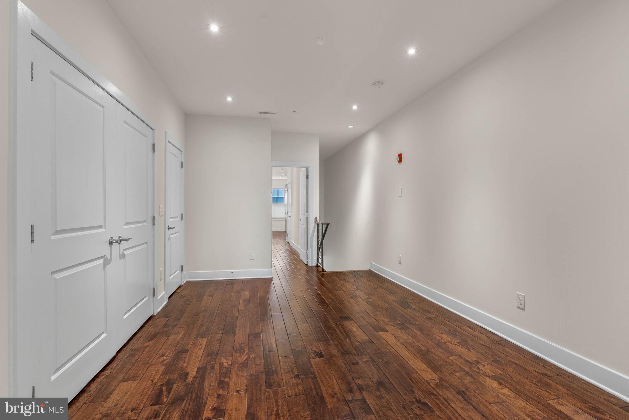 SOCIETY HILL - Residential