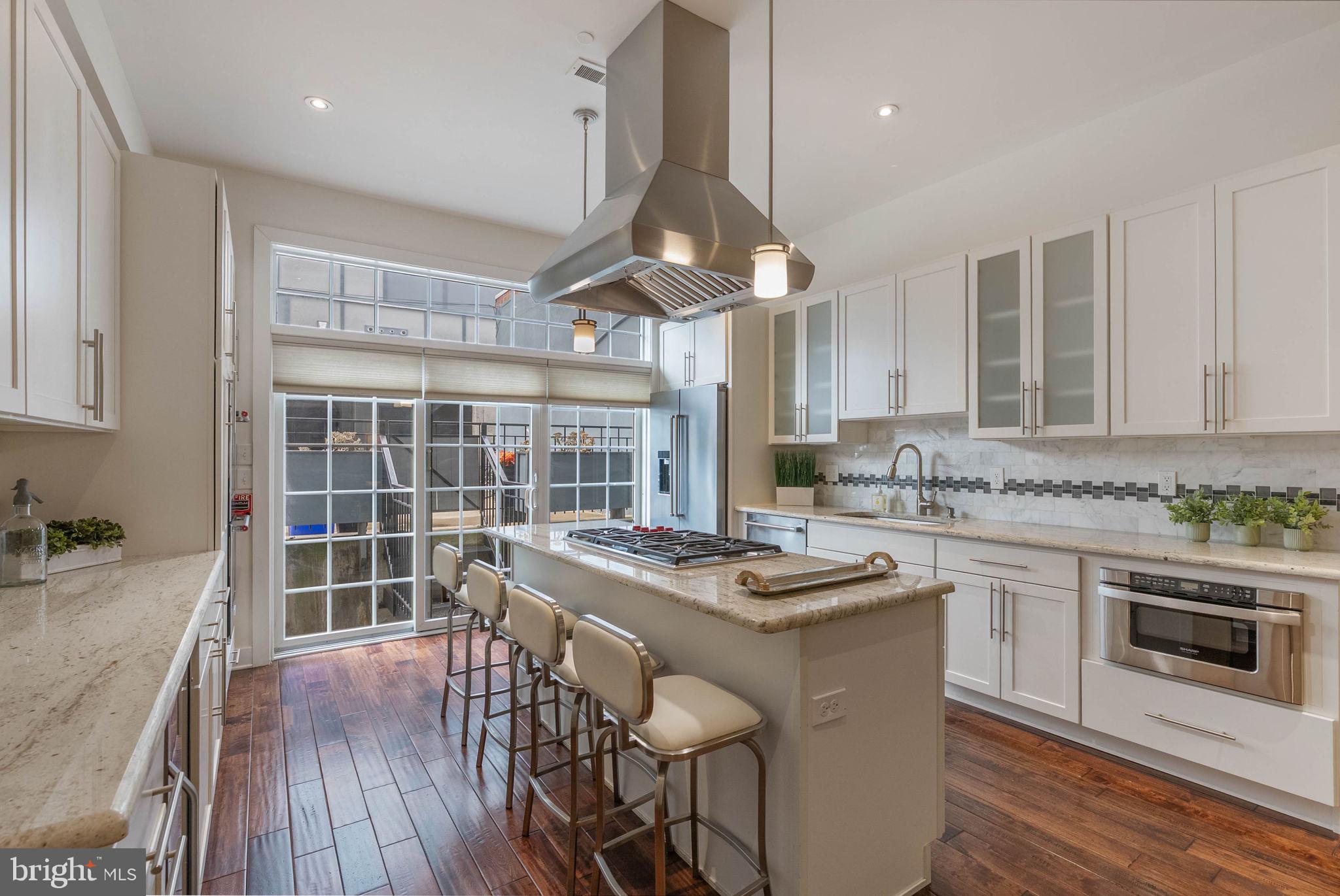 SOCIETY HILL - Residential