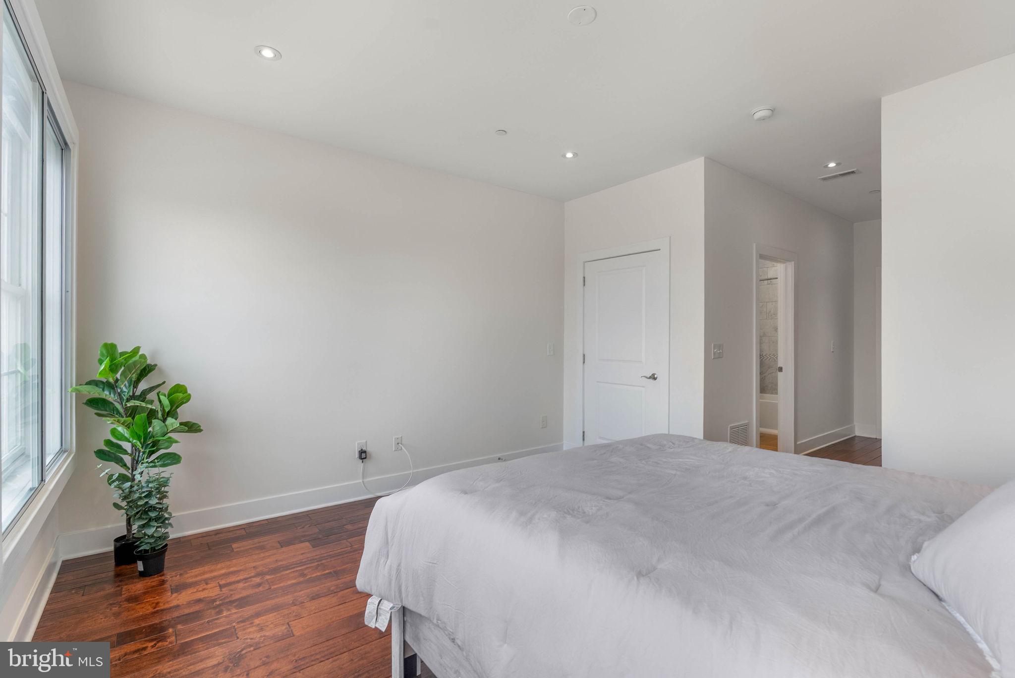 SOCIETY HILL - Residential