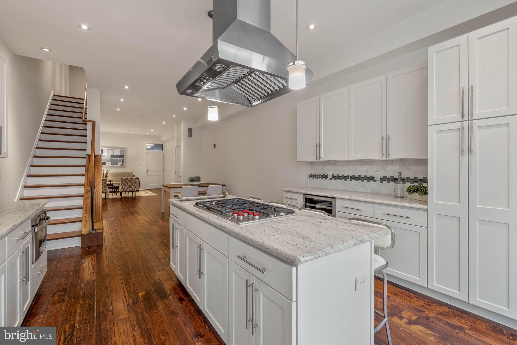 SOCIETY HILL - Residential