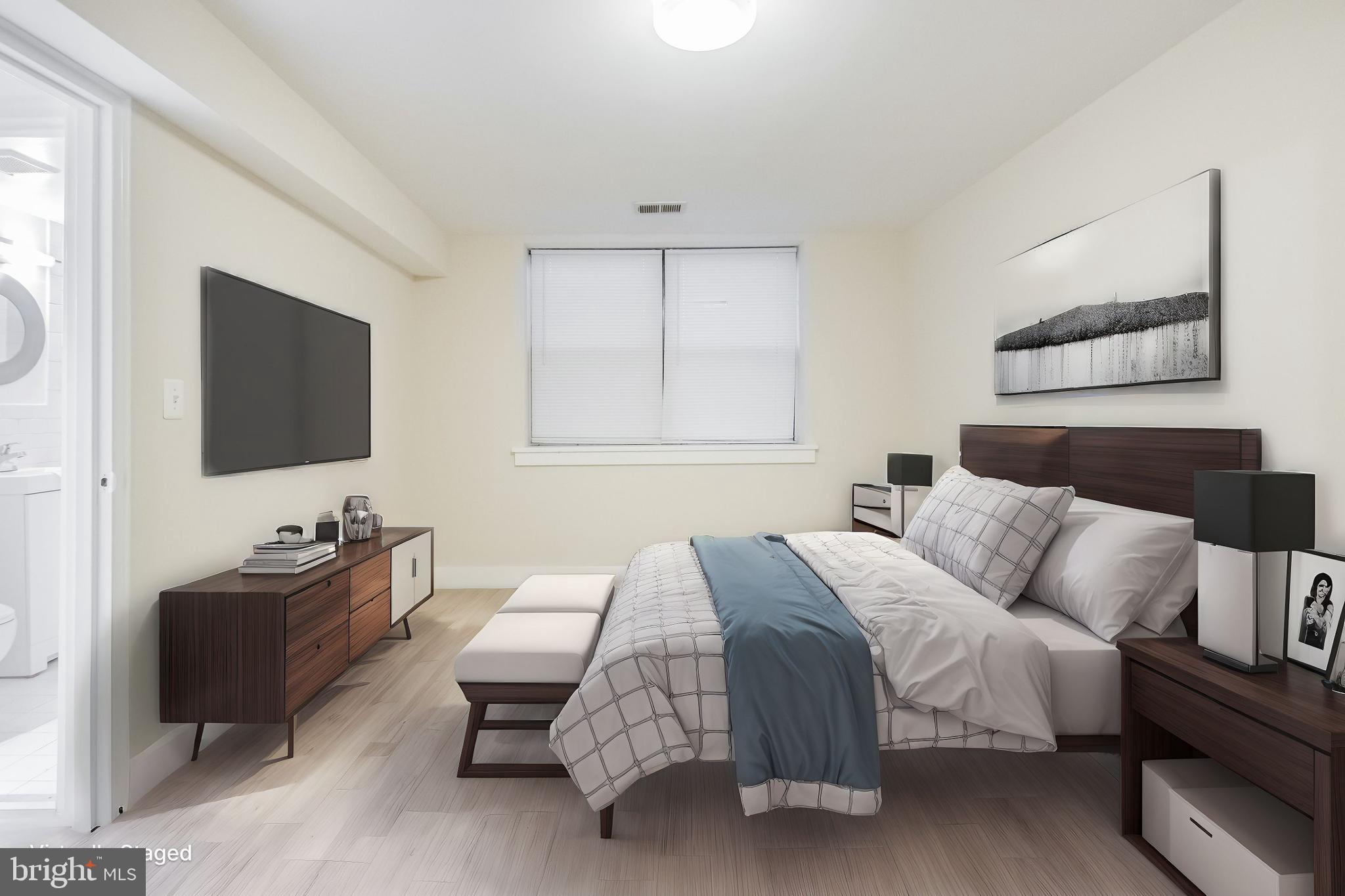 212 OAKWOOD STREET SE B-1