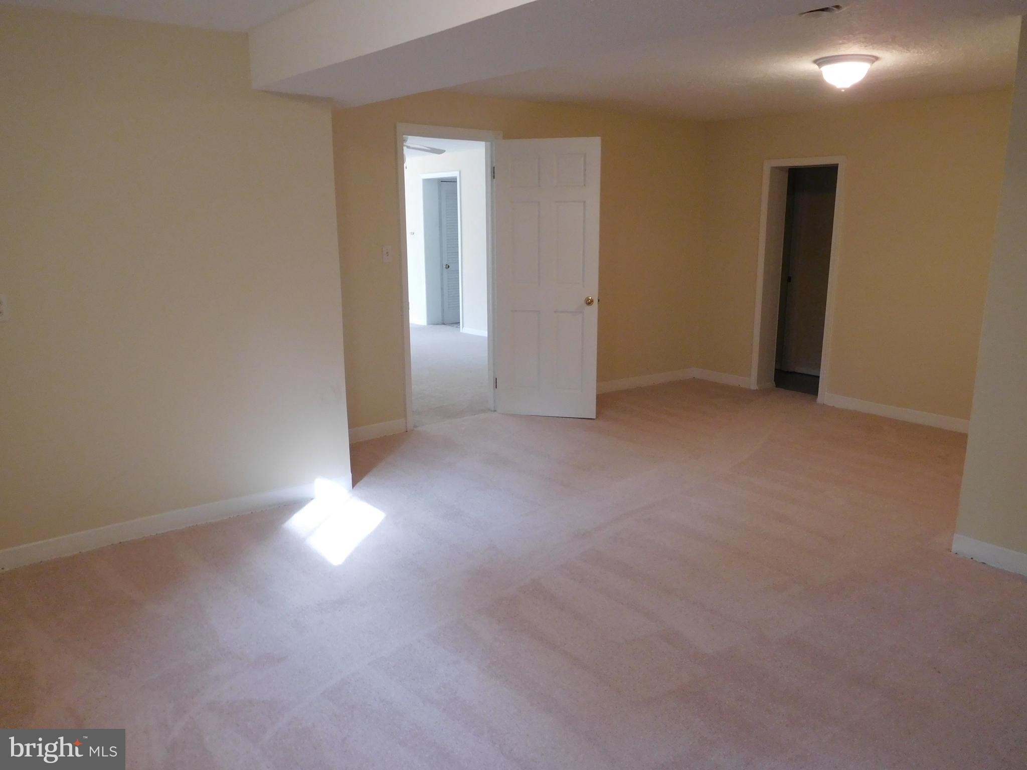 WILTON WOODS - Residential Lease