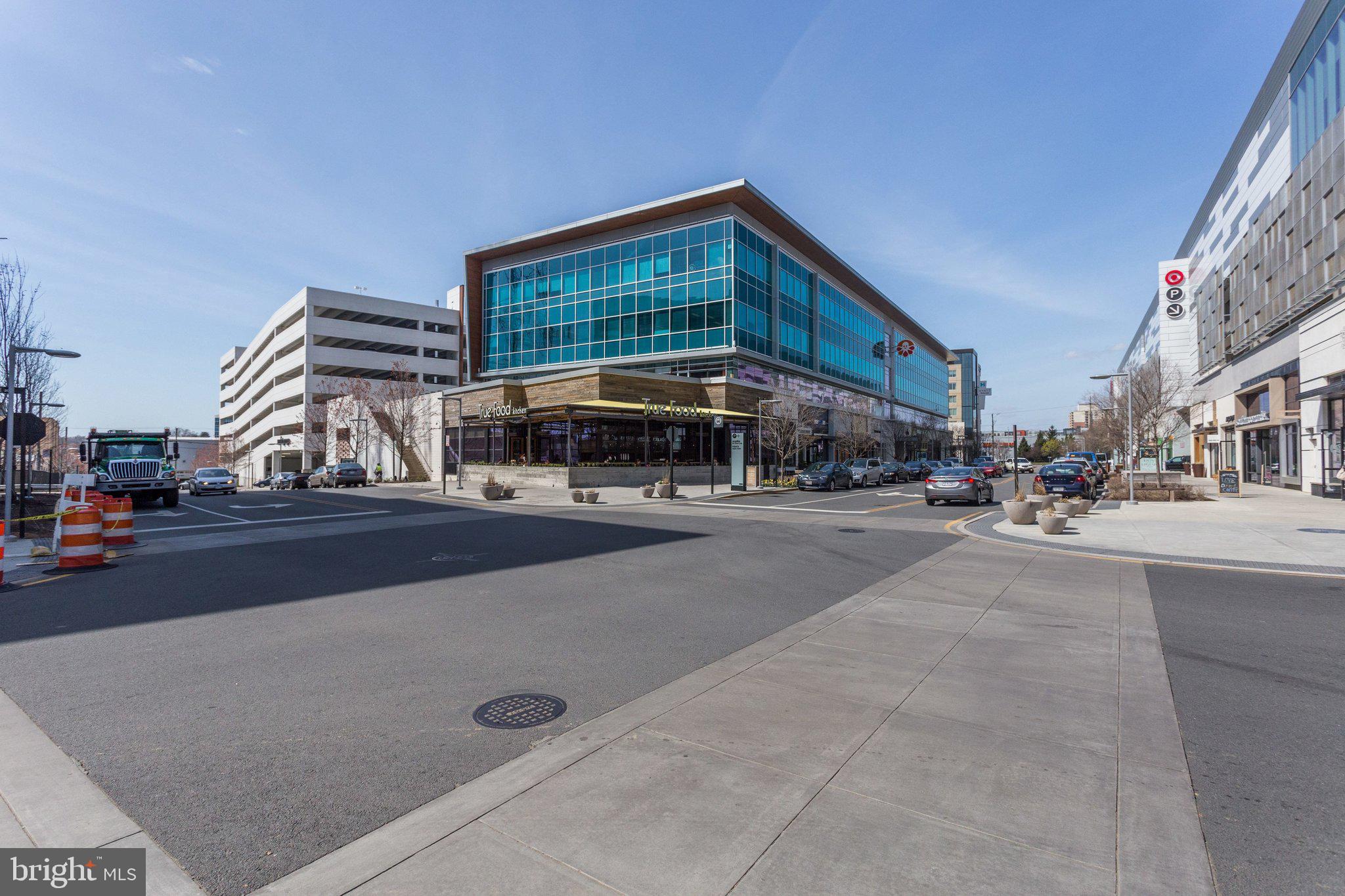 HALSTEAD AT THE METRO - Residential
