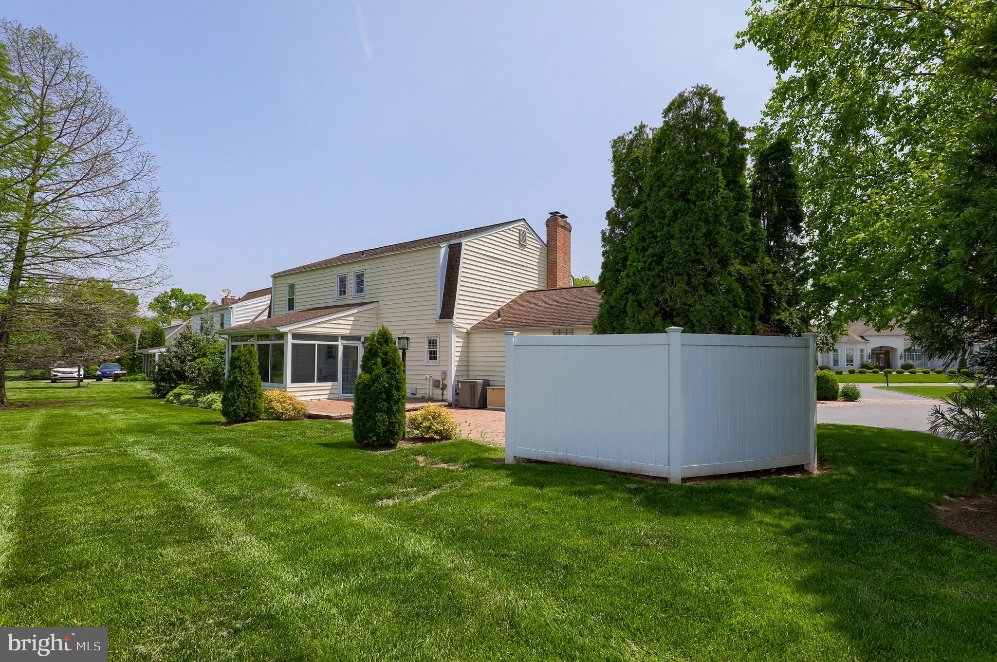 OUTDOOR COUNTRY CLUB - Residential