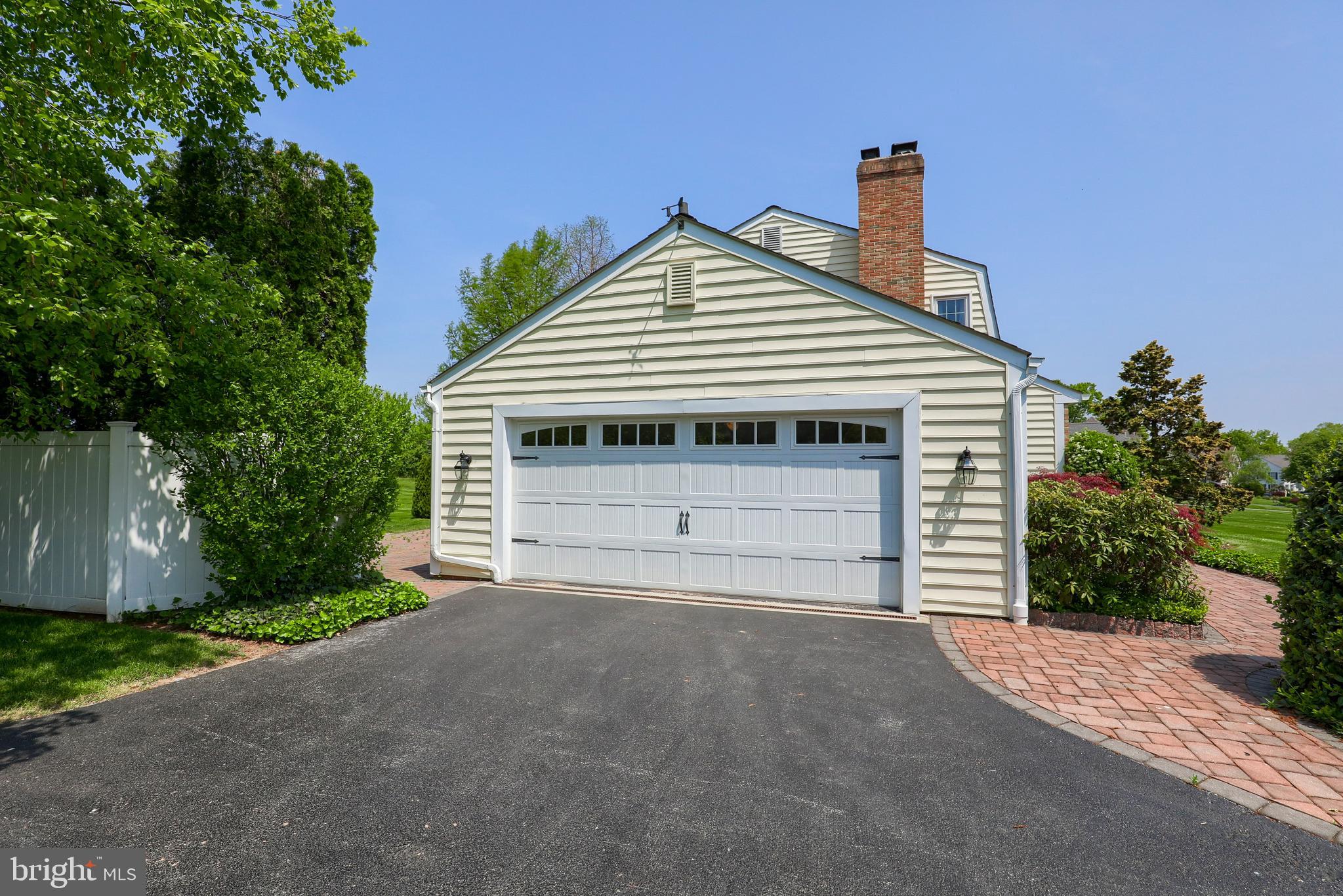 OUTDOOR COUNTRY CLUB - Residential