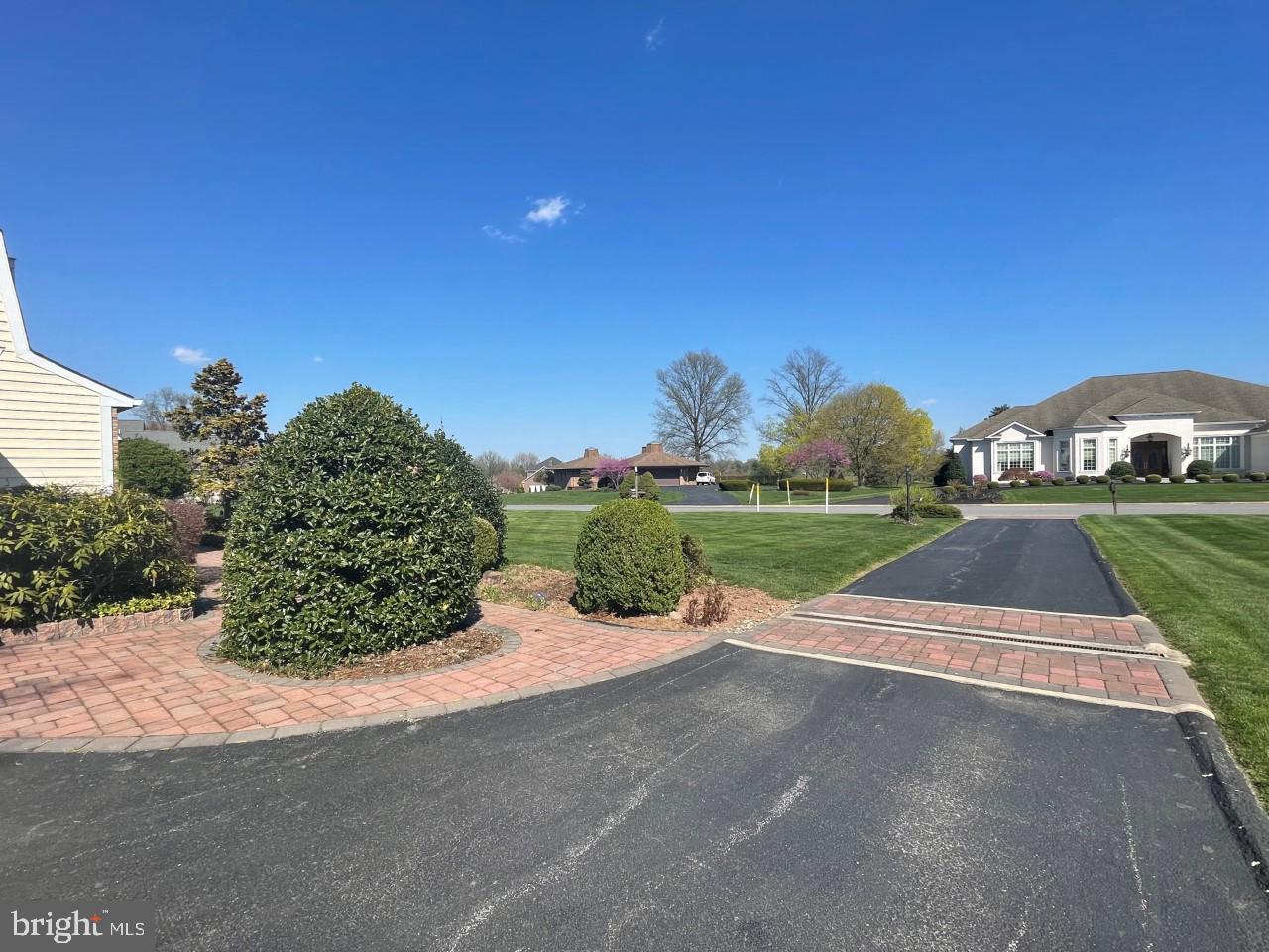 OUTDOOR COUNTRY CLUB - Residential
