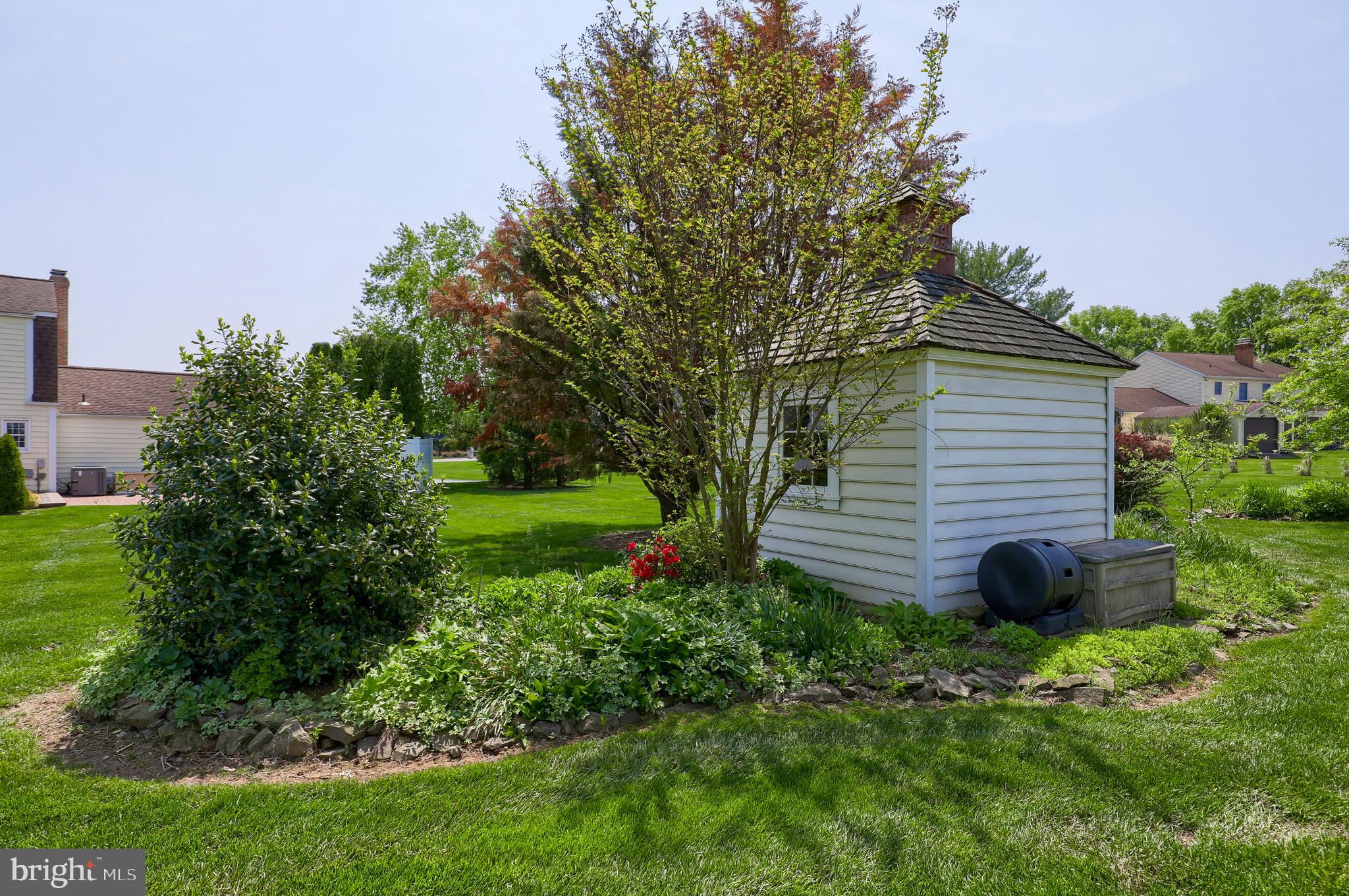 OUTDOOR COUNTRY CLUB - Residential