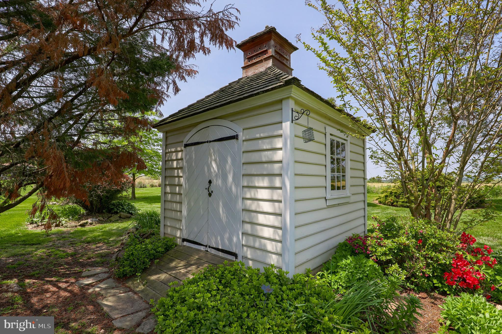 OUTDOOR COUNTRY CLUB - Residential