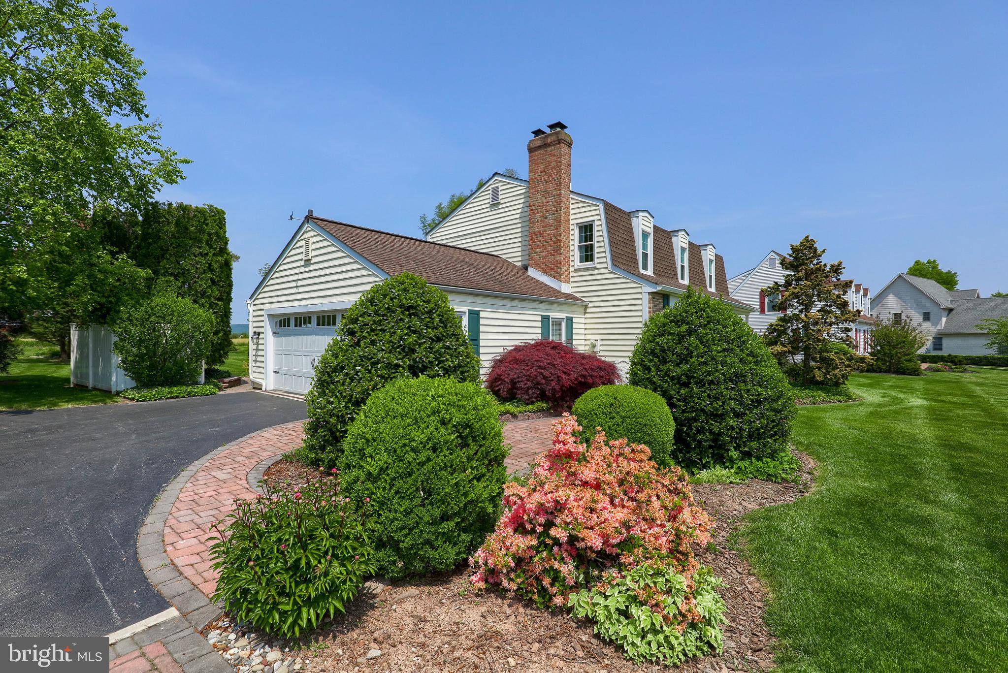 OUTDOOR COUNTRY CLUB - Residential